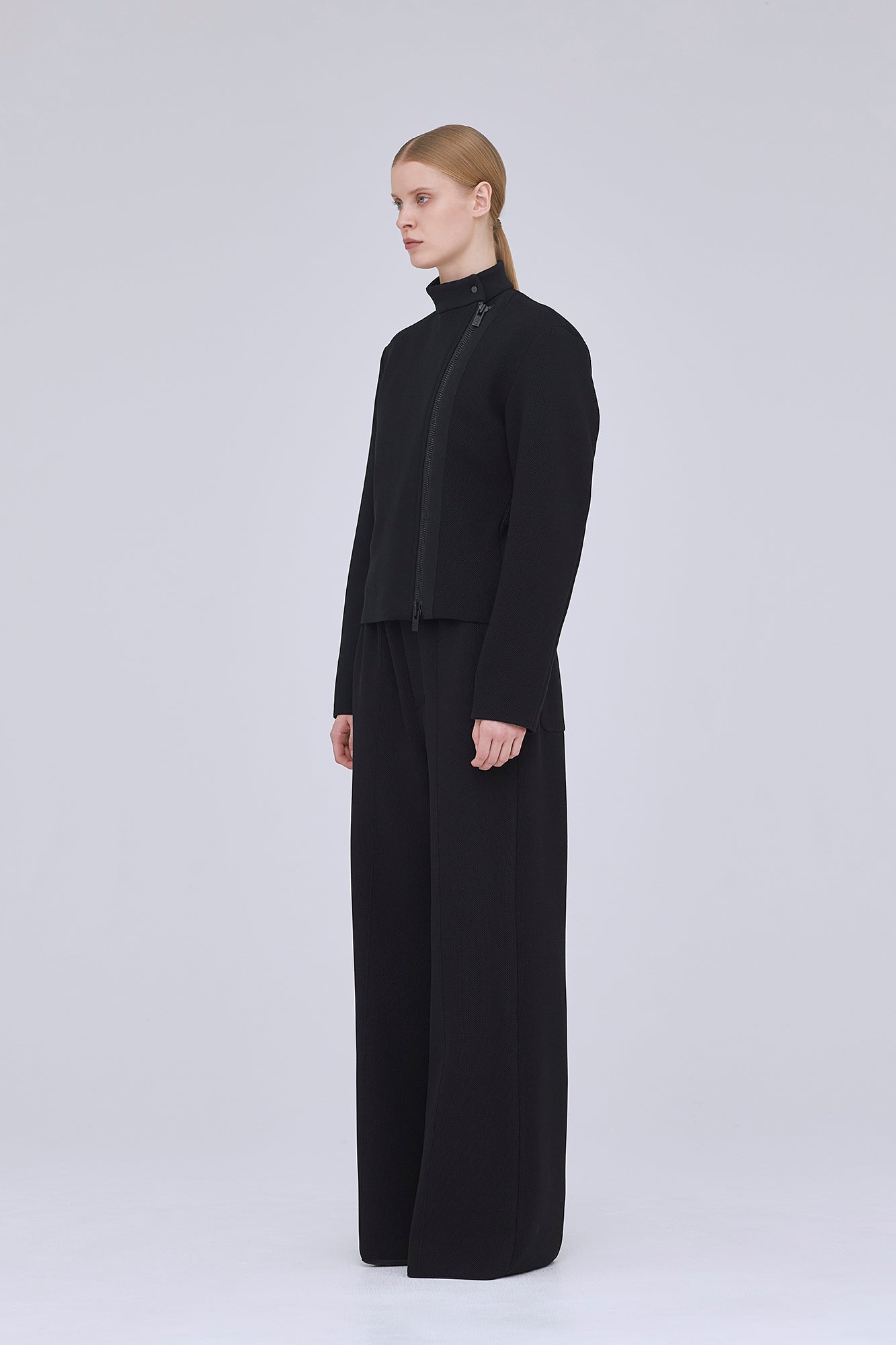 Model height: 175cm Wearing size: 3
