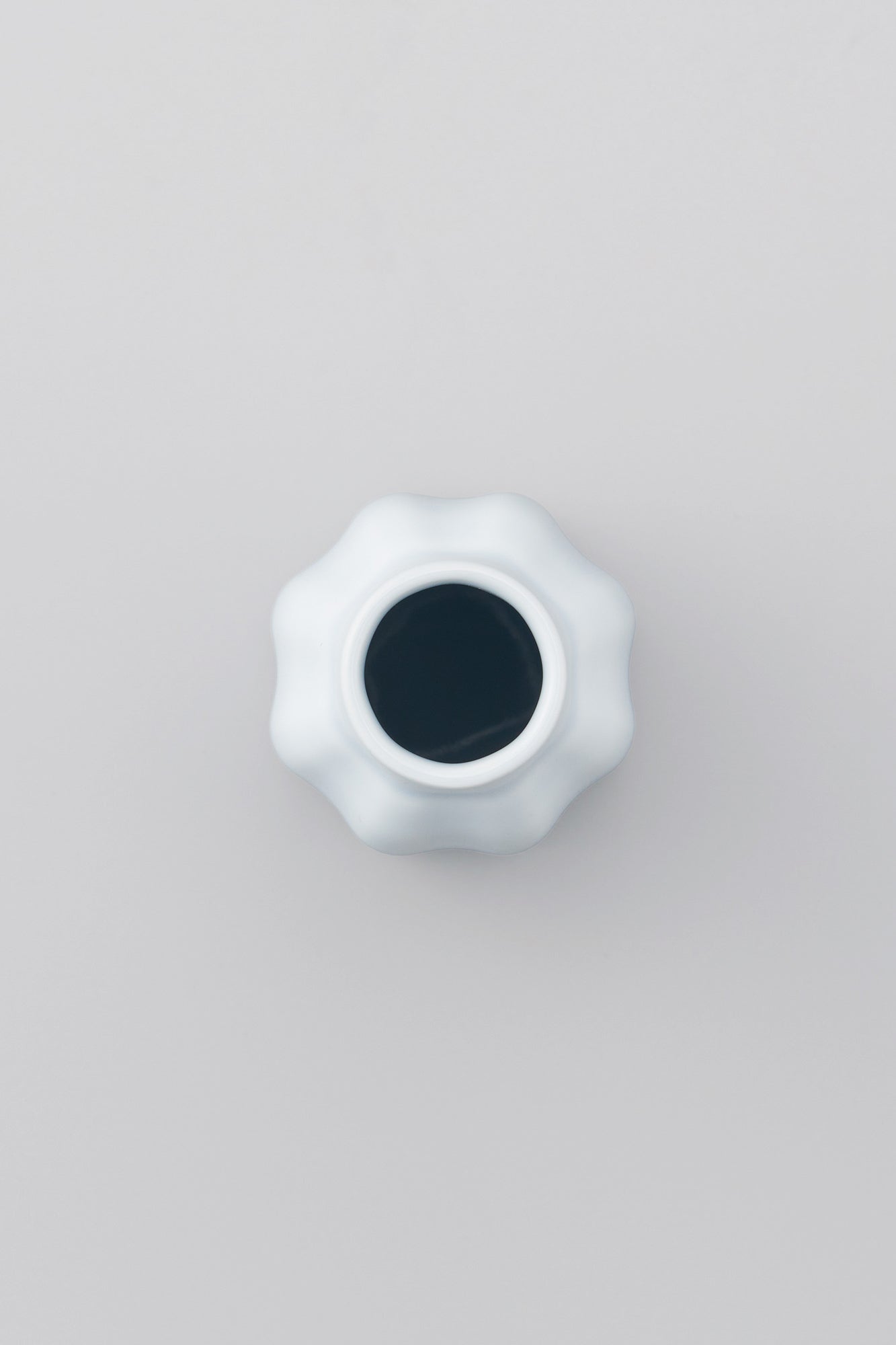 PORCELAIN POTTERY VASE