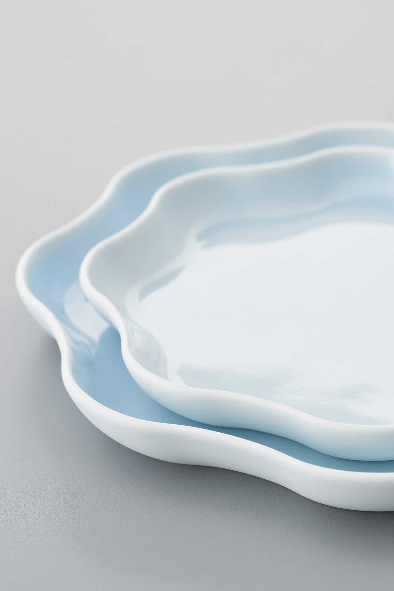PORCELAIN POTTERY PLATE MEDIUM