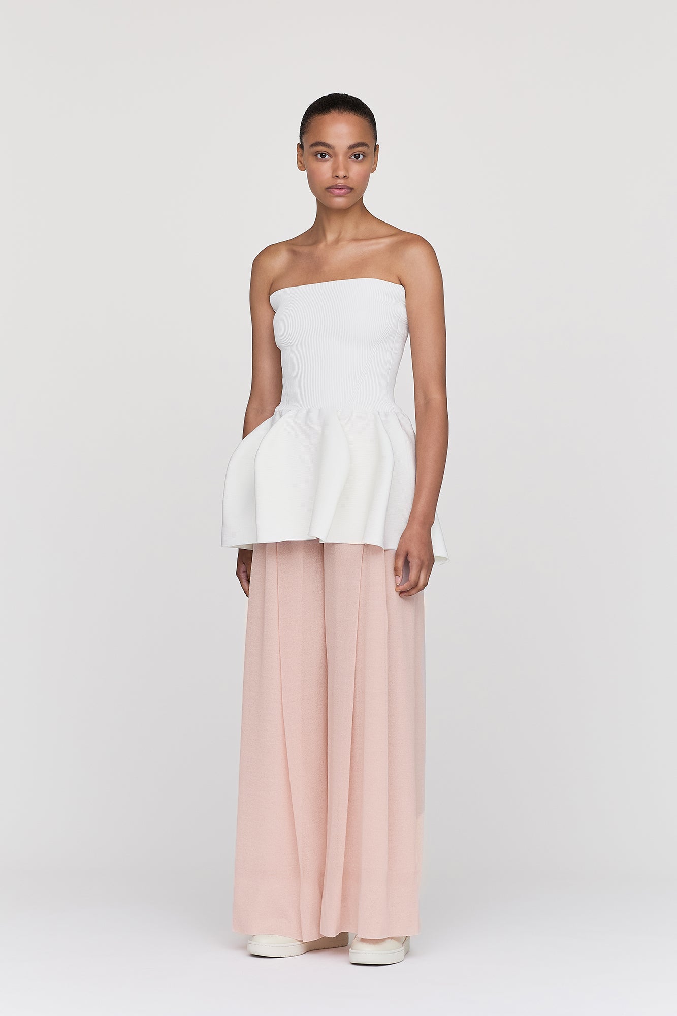 モデル身長:173cm 着用サイズ:F (One size)