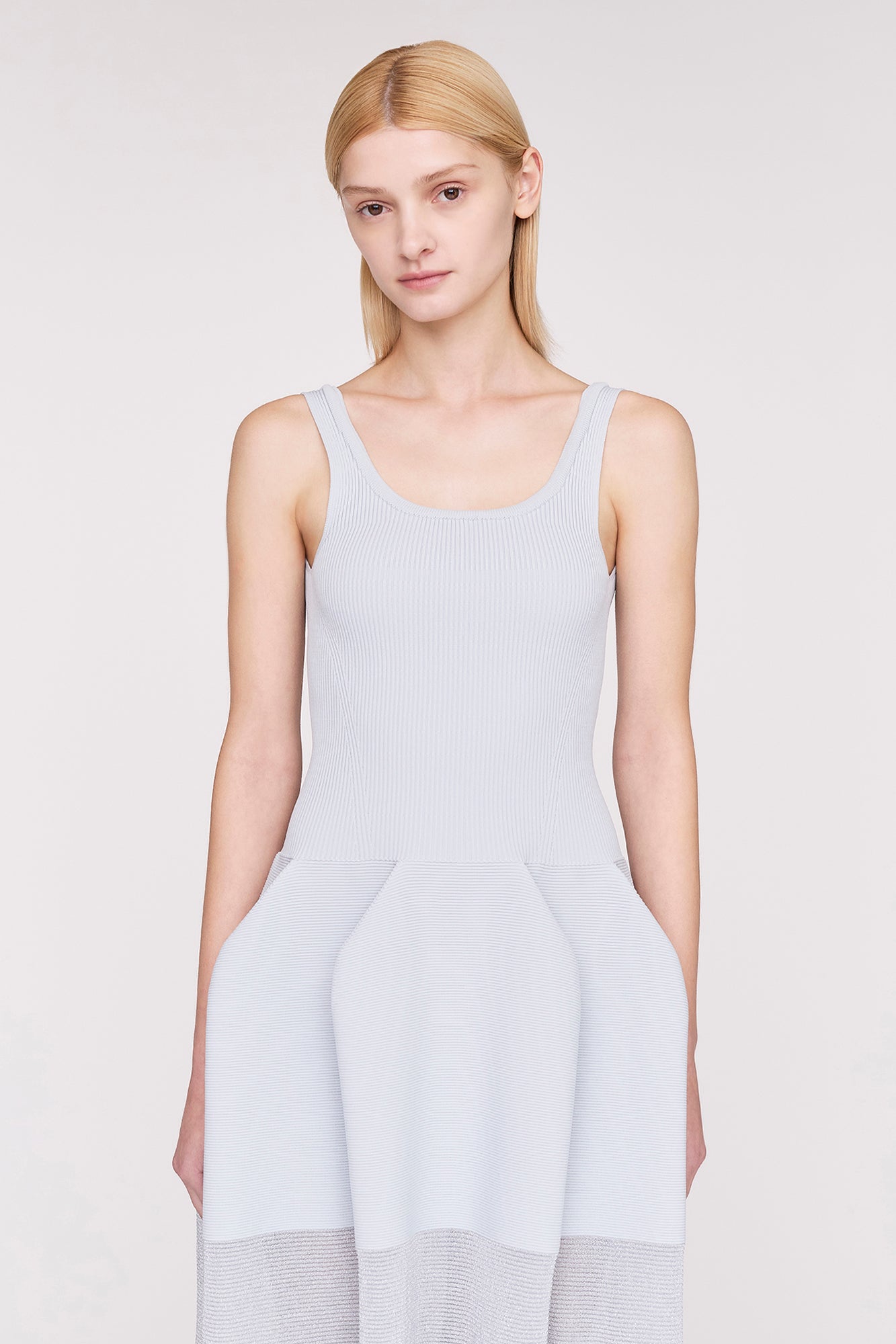 Model height: 175cm Wearing size: 3