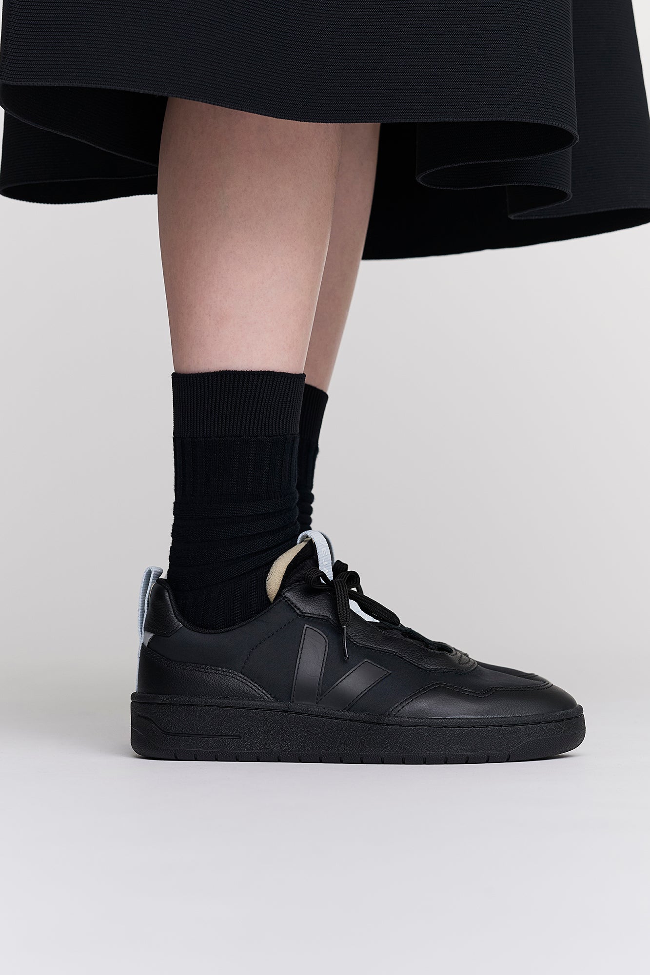 V-90 VEJA X CFCL WOMEN