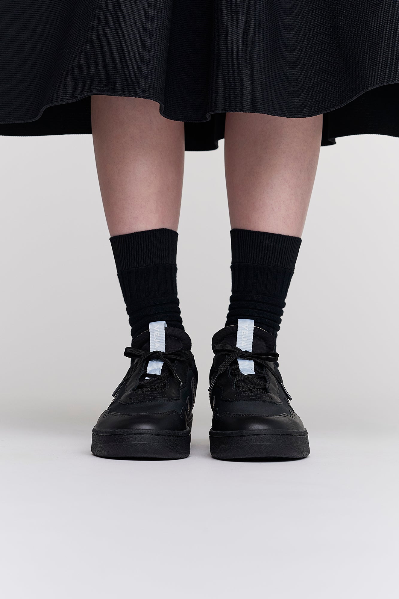 V-90 VEJA X CFCL WOMEN