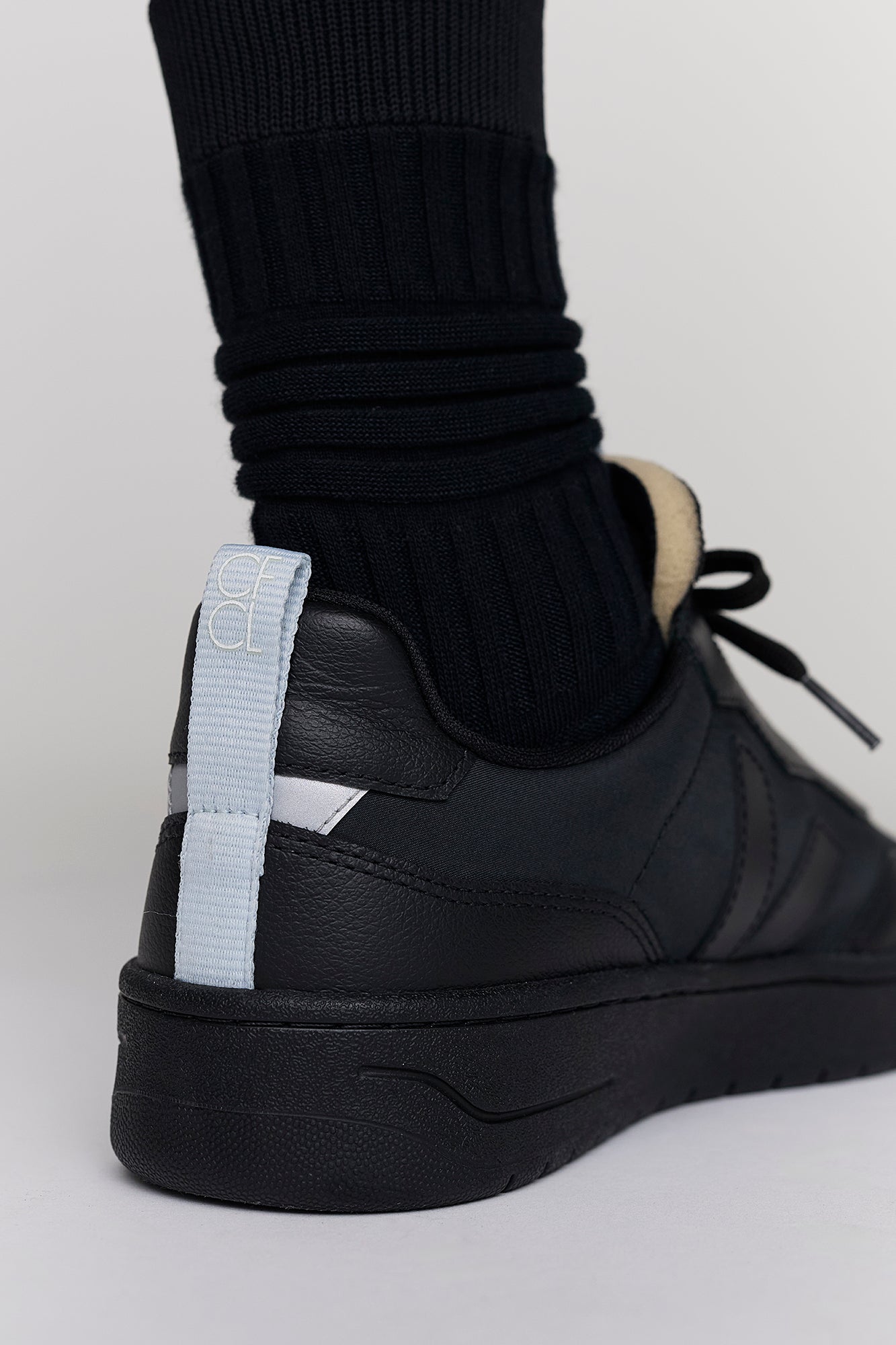 V-90 VEJA X CFCL WOMEN