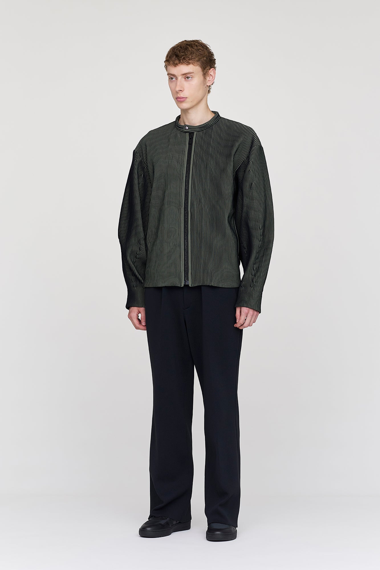 モデル身長:186cm 着用サイズ:5