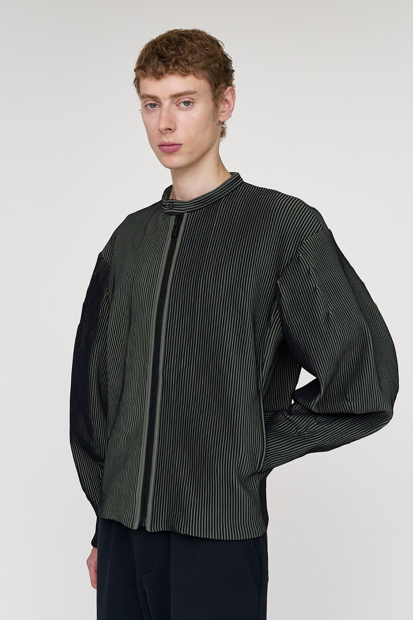 モデル身長:186cm 着用サイズ:5