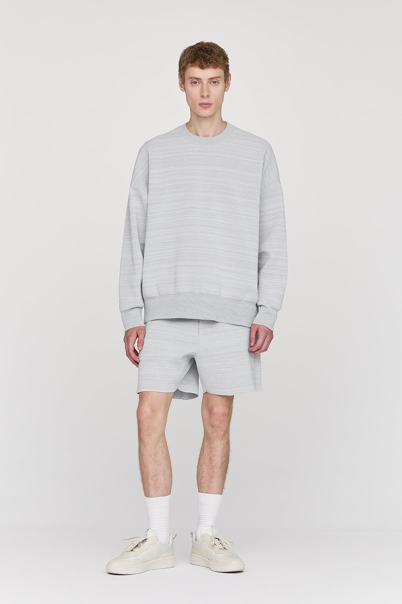 Model height: 186cm Wearing size: 5