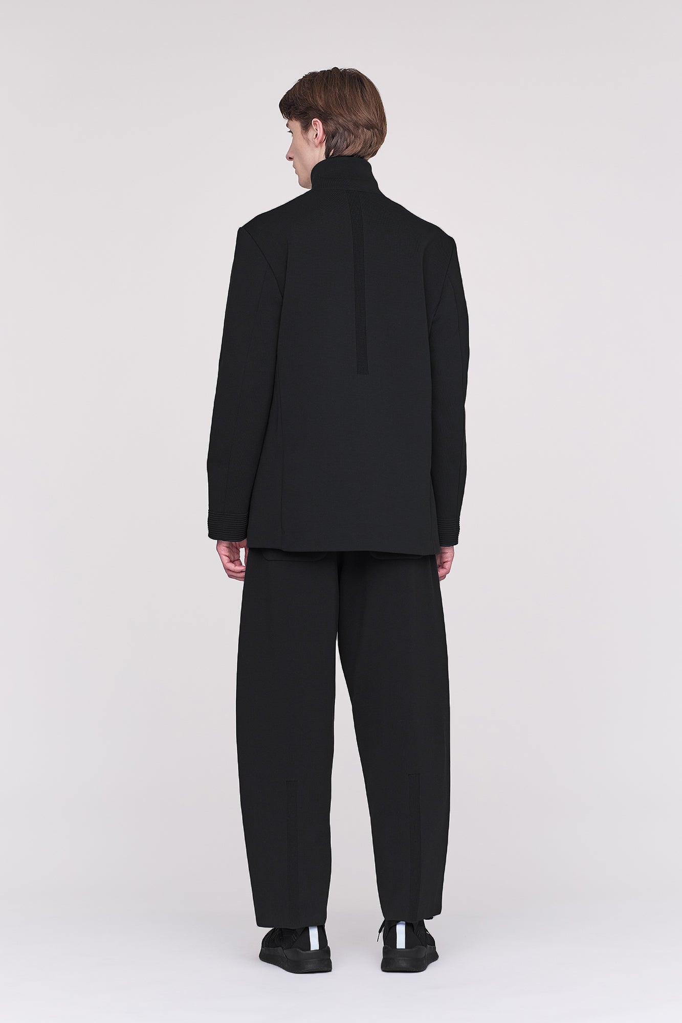 モデル身長:187cm 着用サイズ:5
