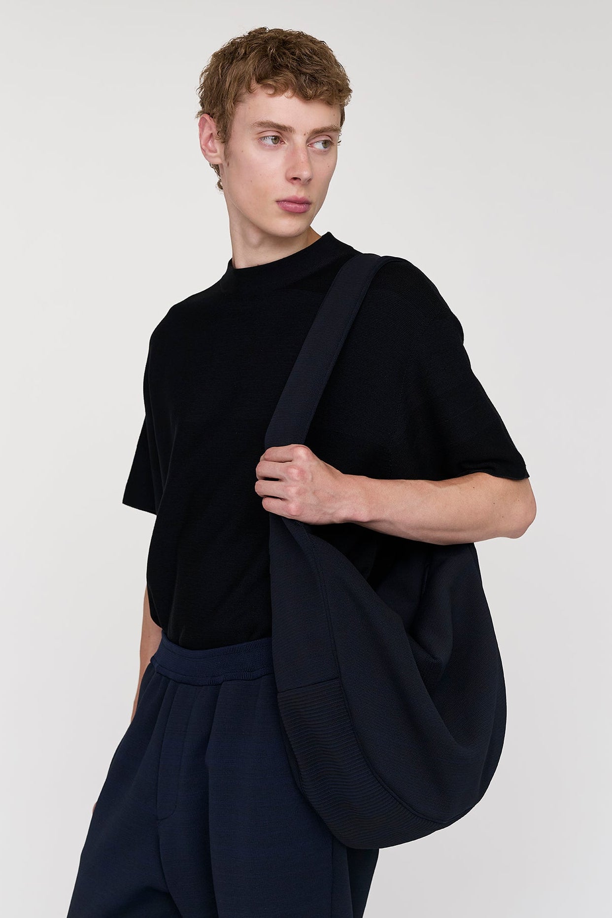 モデル身長:186cm 着用サイズ:F