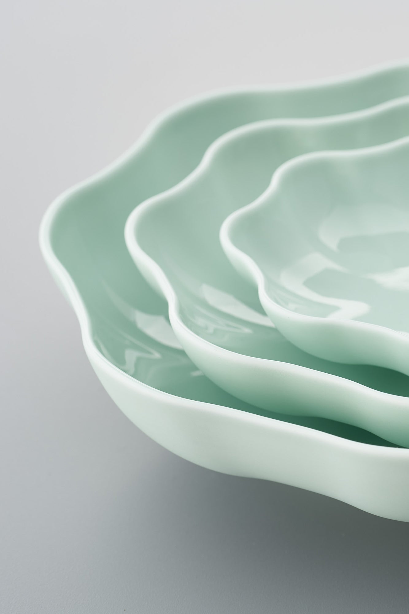 PORCELAIN POTTERY BOWL LARGE