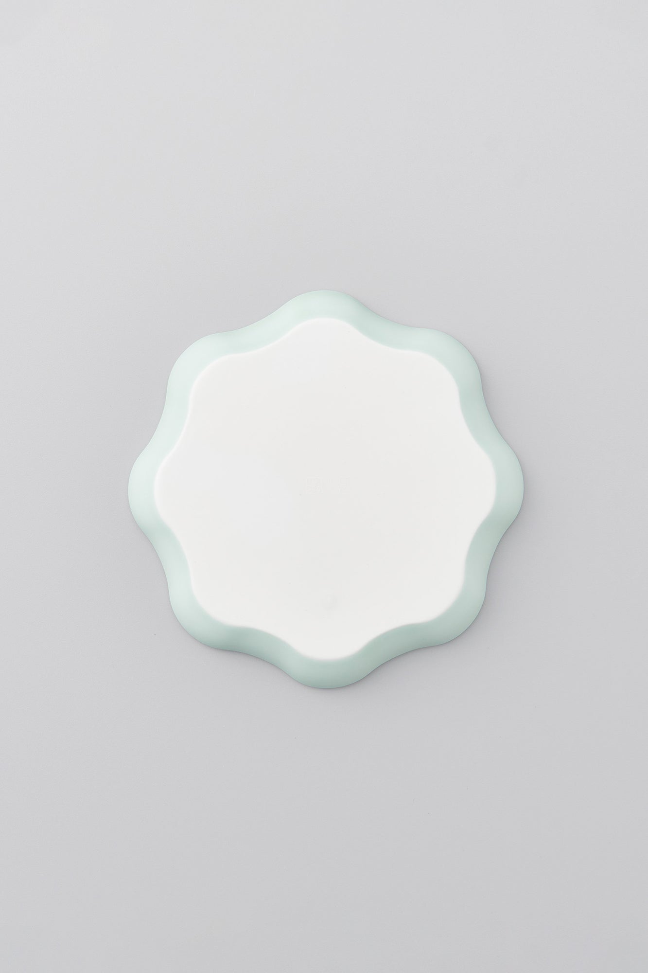 PORCELAIN POTTERY PLATE SMALL