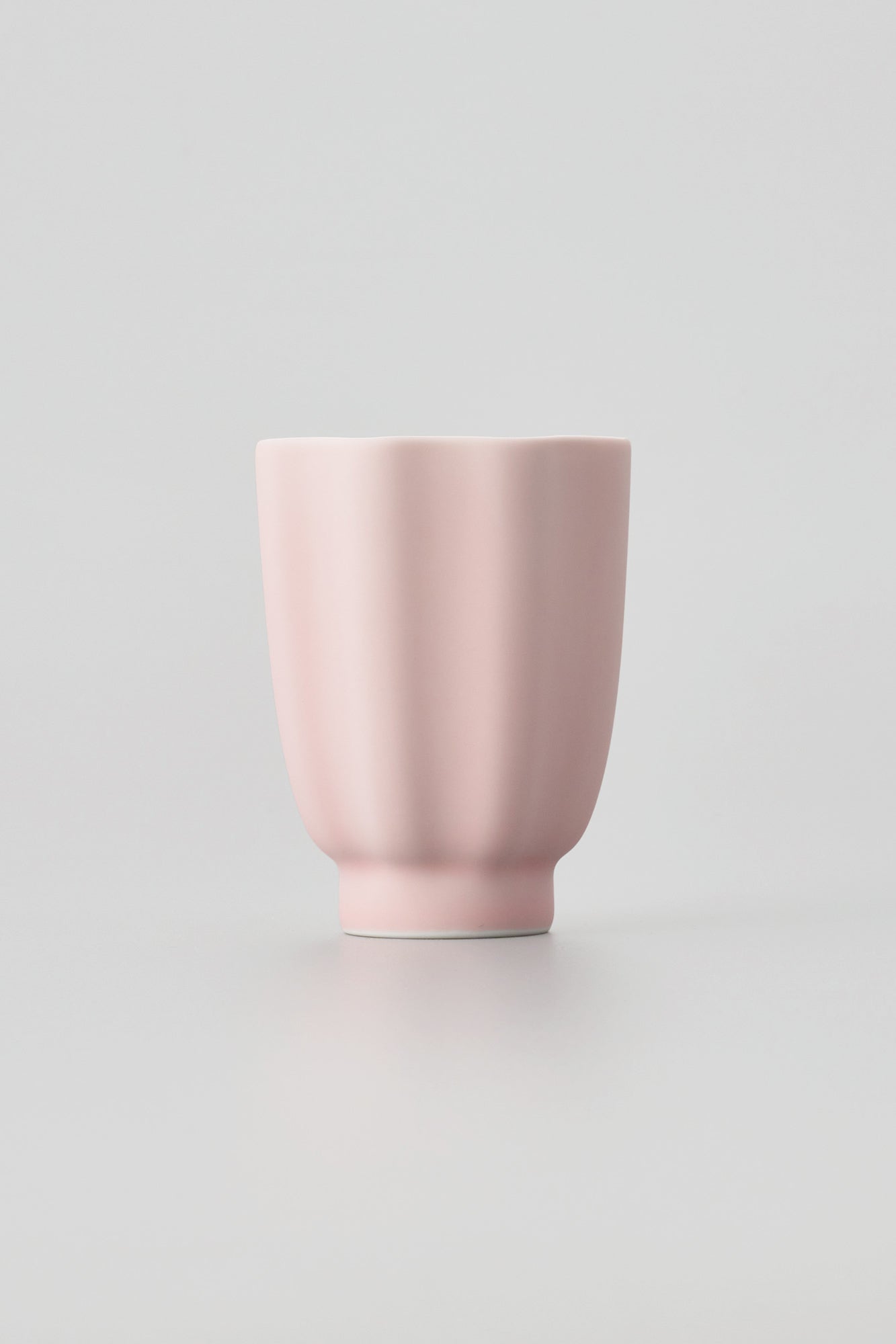 PORCELAIN POTTERY TEA CUP