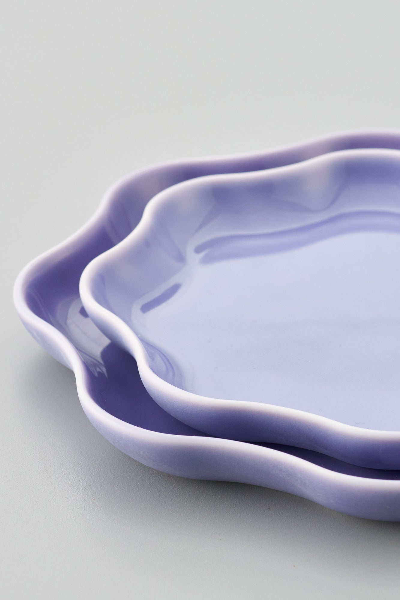 PORCELAIN POTTERY PLATE MEDIUM