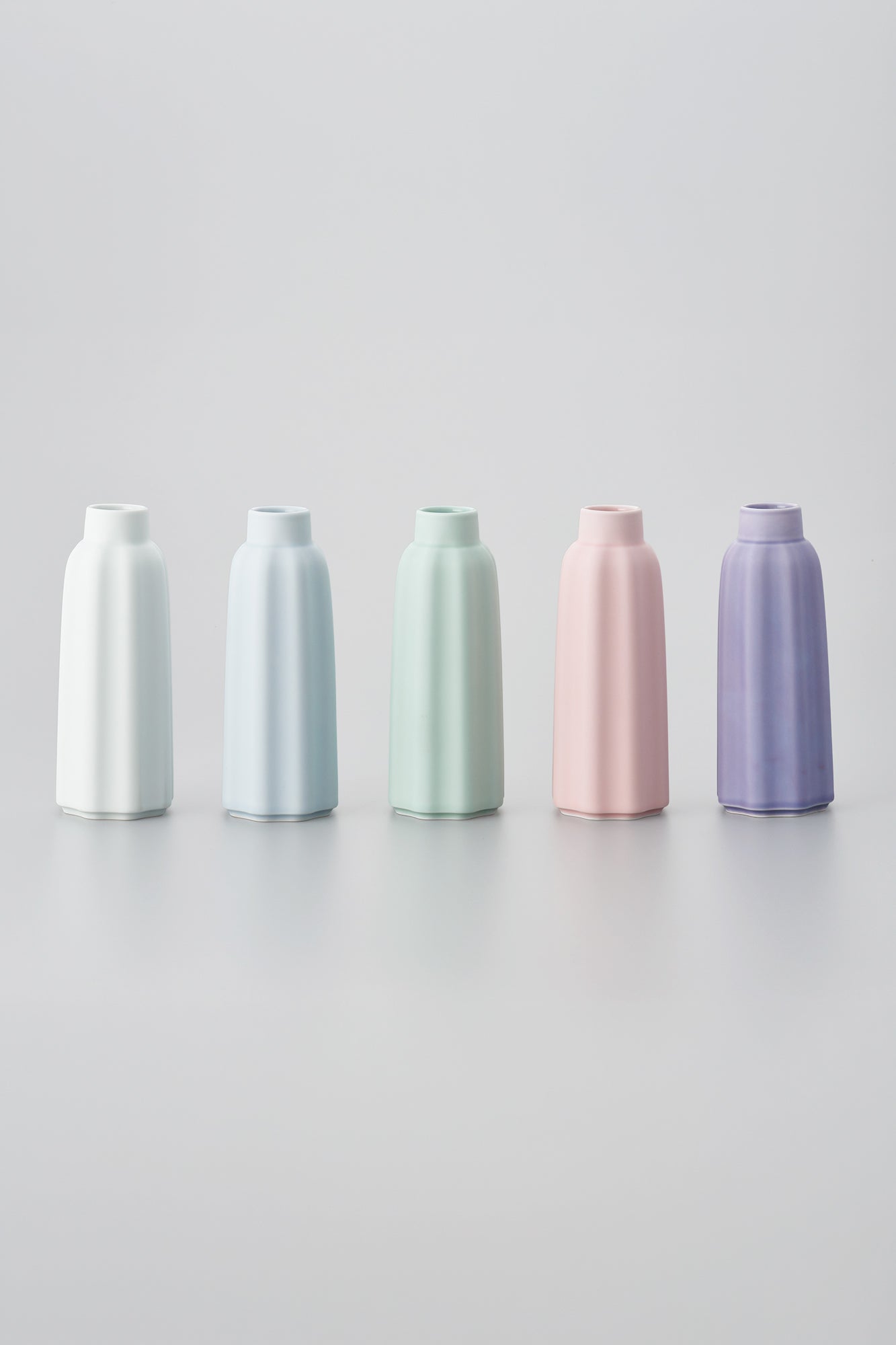 PORCELAIN POTTERY VASE