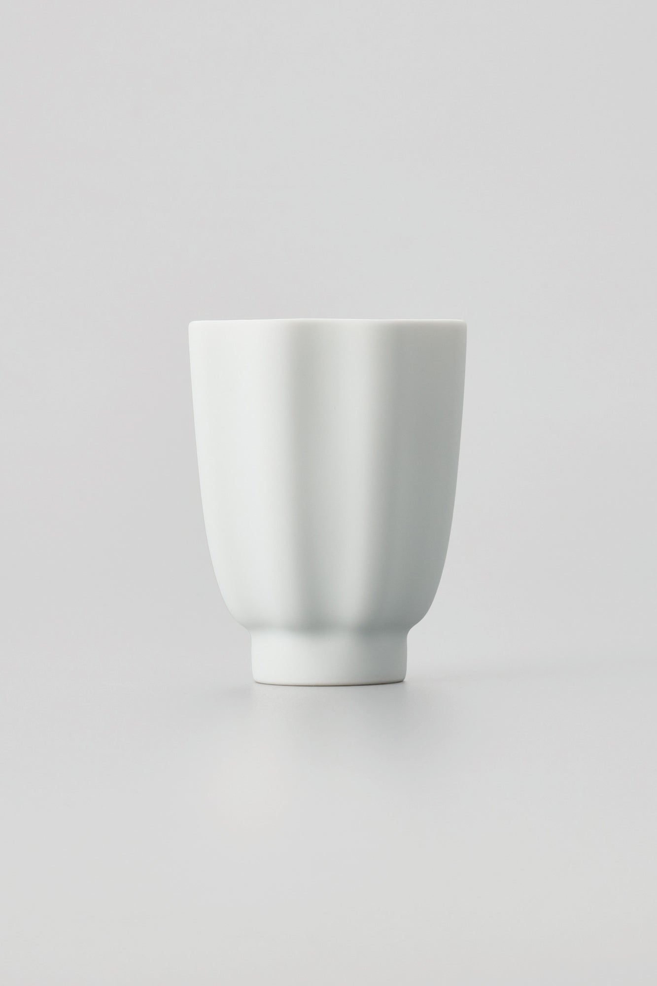 PORCELAIN POTTERY TEA CUP