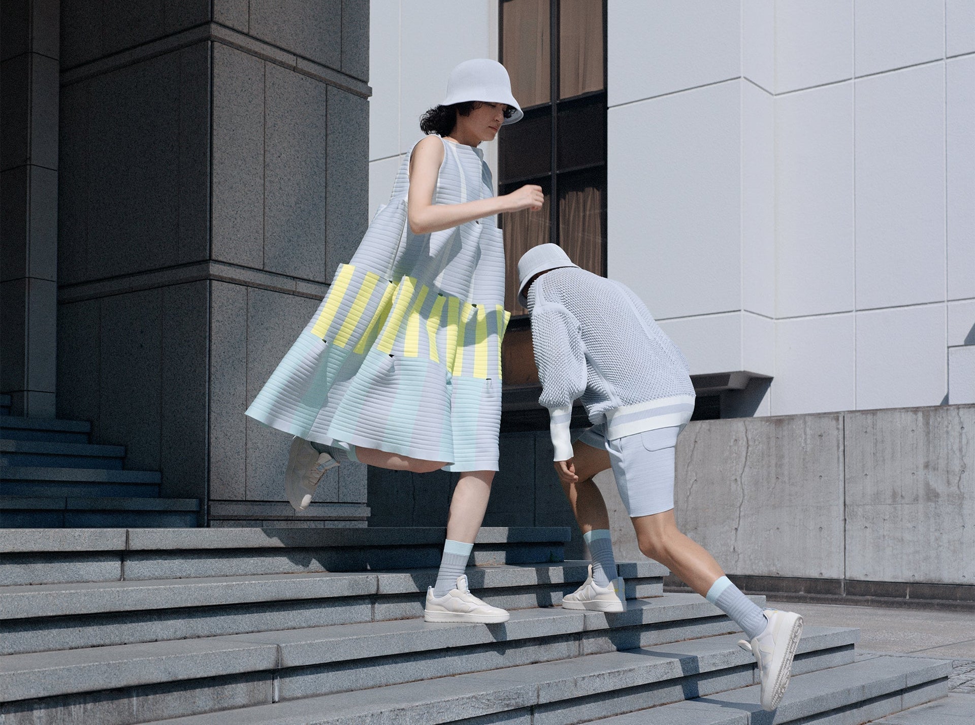 CFCL | VEJA<br>コラボレーションスニーカーを発売<br>B Corp企業同士による透明性とデザインの追求