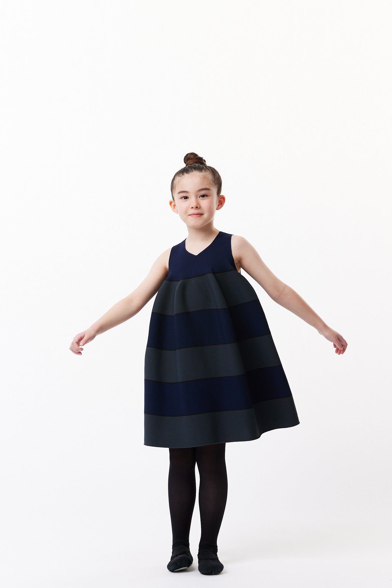 POTTERY KID SLEEVELESS BUST FLARE DRESS – CFCL Official