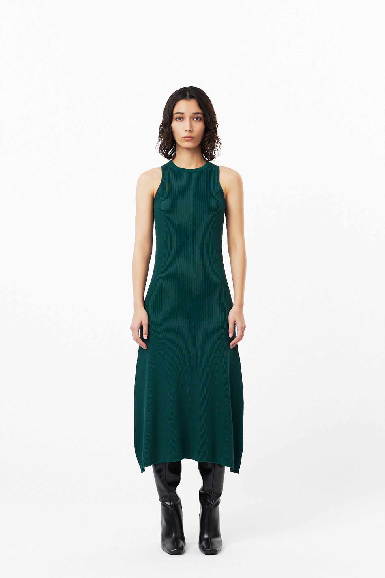 PORTRAIT SLEEVELESS DRESS