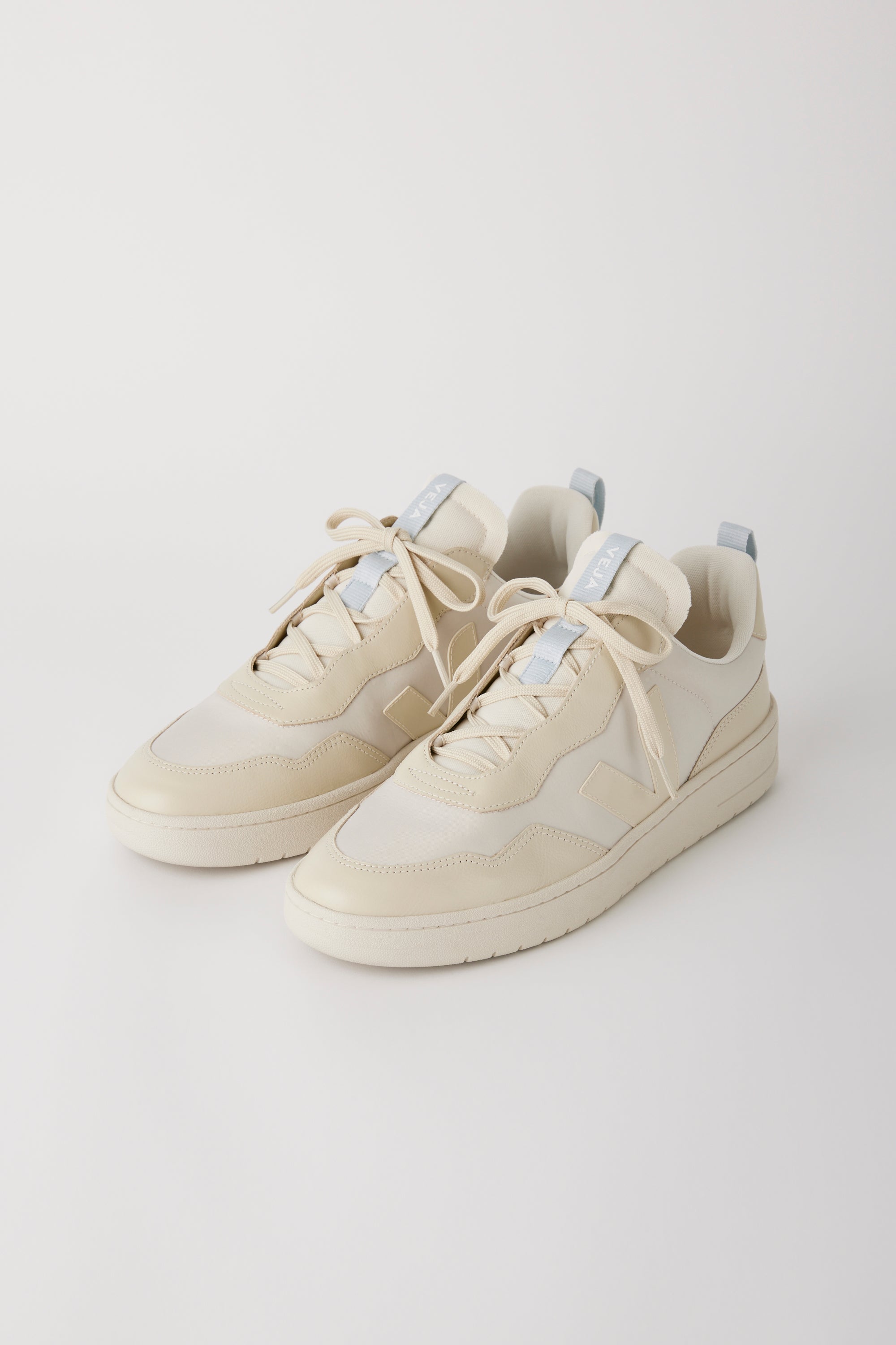 V-90 VEJA X CFCL WOMEN