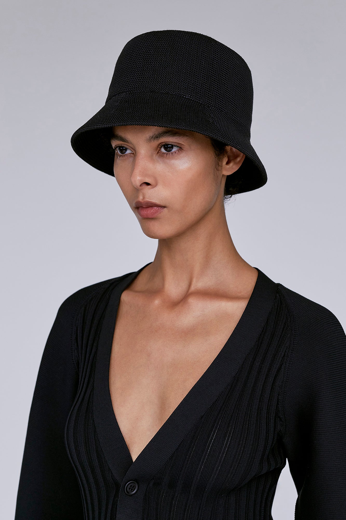 MESH KNIT BUCKET HAT