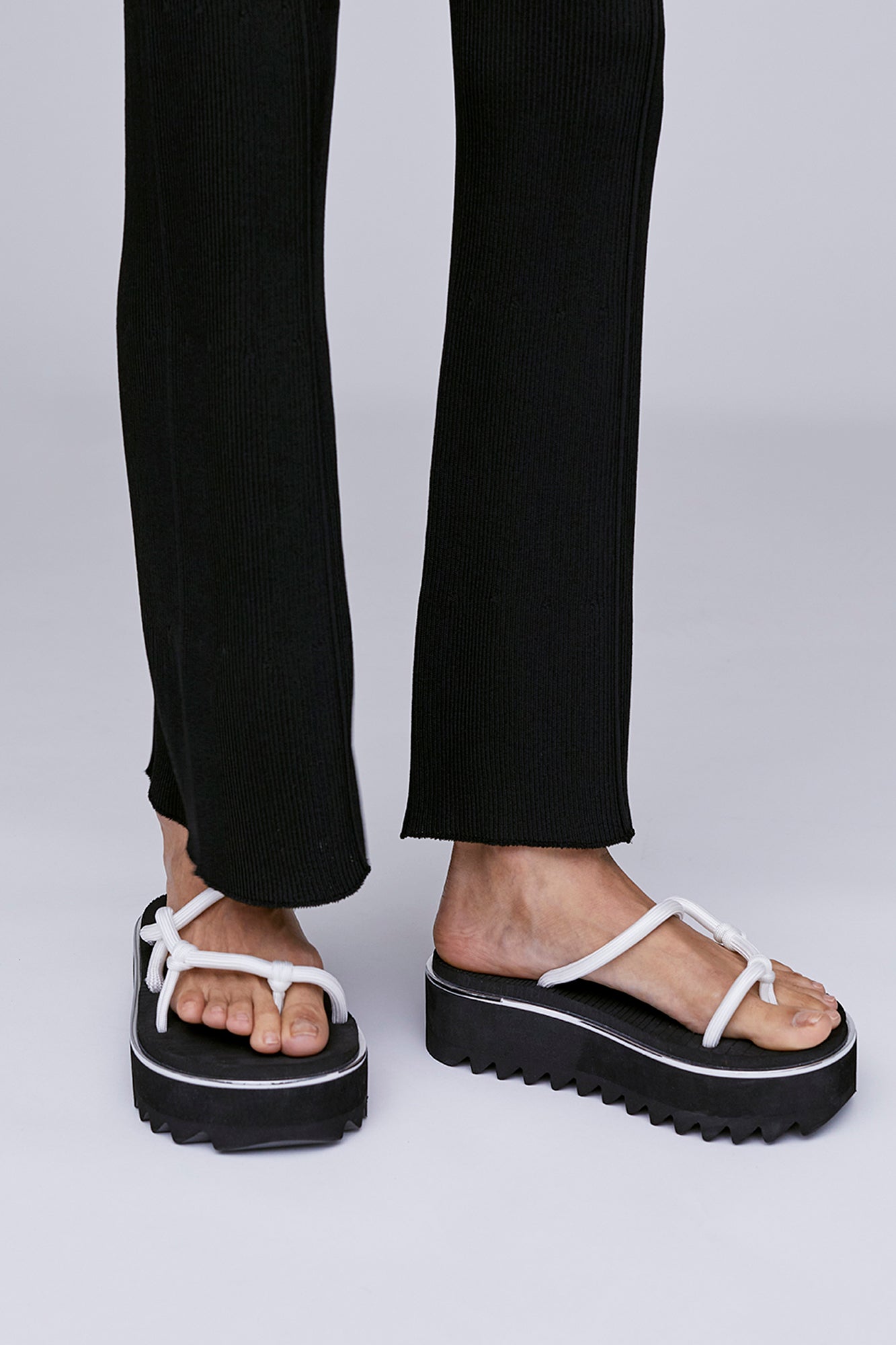 LINE SHARK SOLE PLATFORM SANDAL