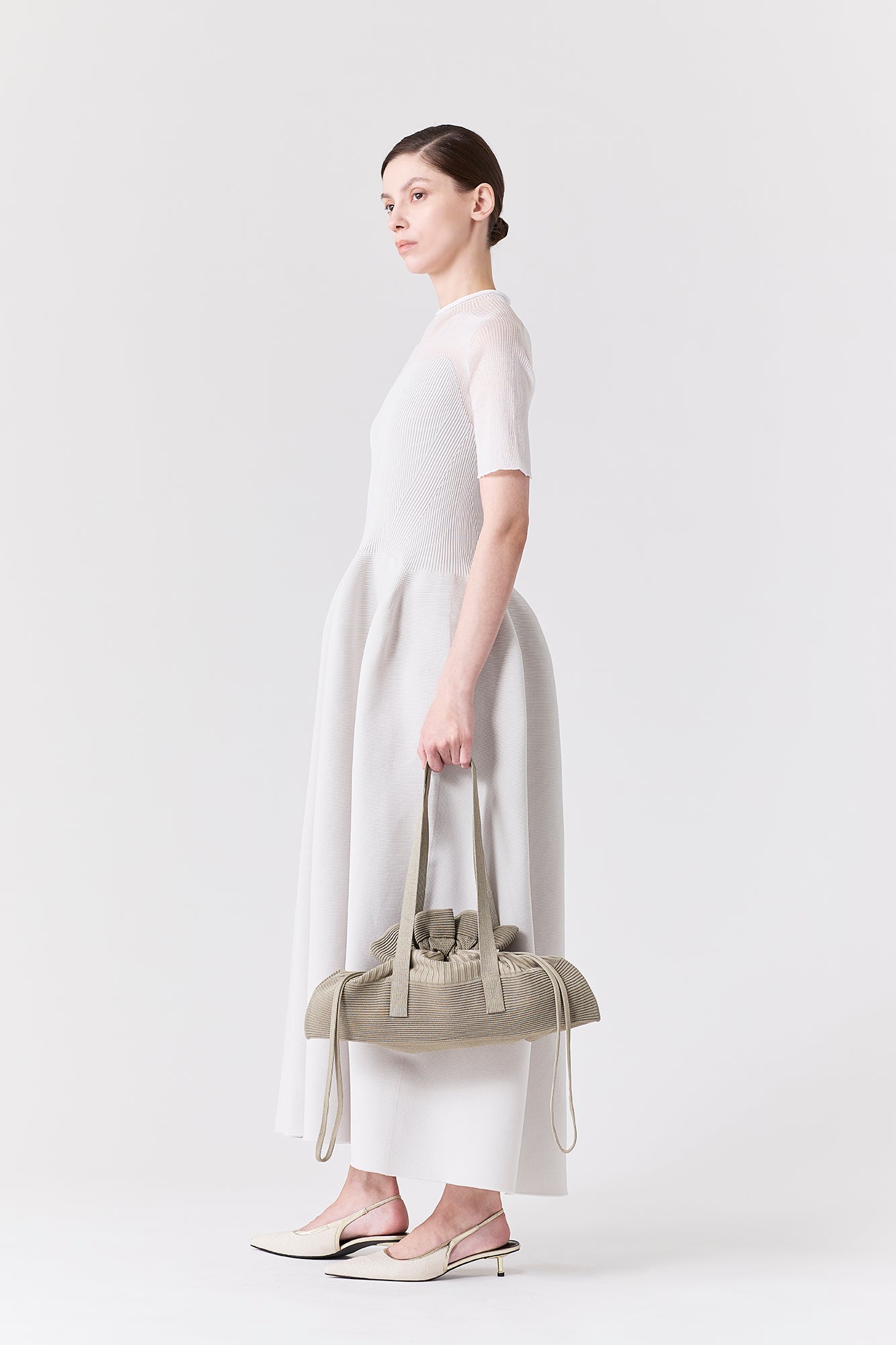 モデル身長：173cm　着用サイズ：F (One size)