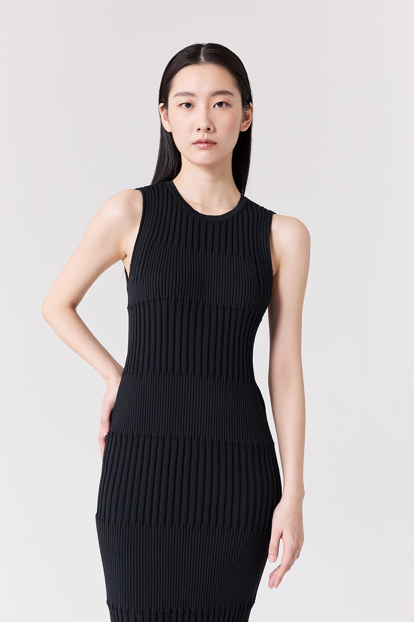 FLUTED SLEEVELESS MERMAID DRESS