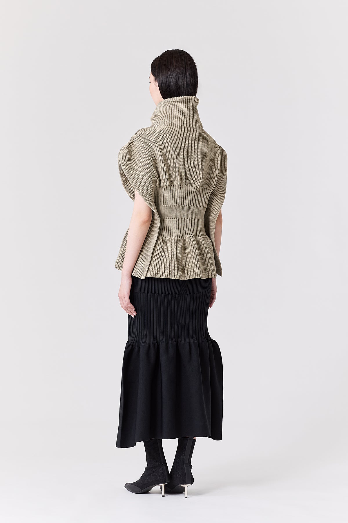 モデル身長：174cm　着用サイズ：F (One size)