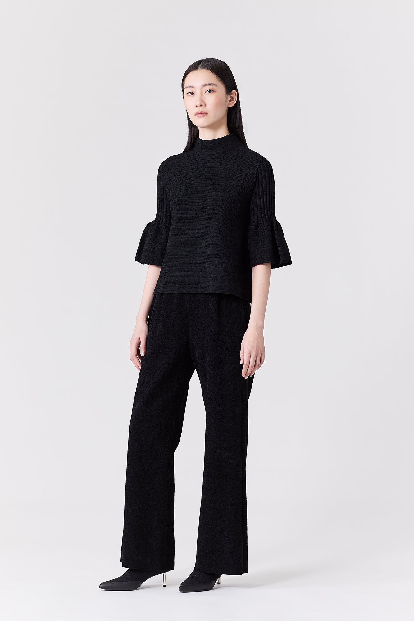 POTTERY VELVET BELL SLEEVE FLARE TOP