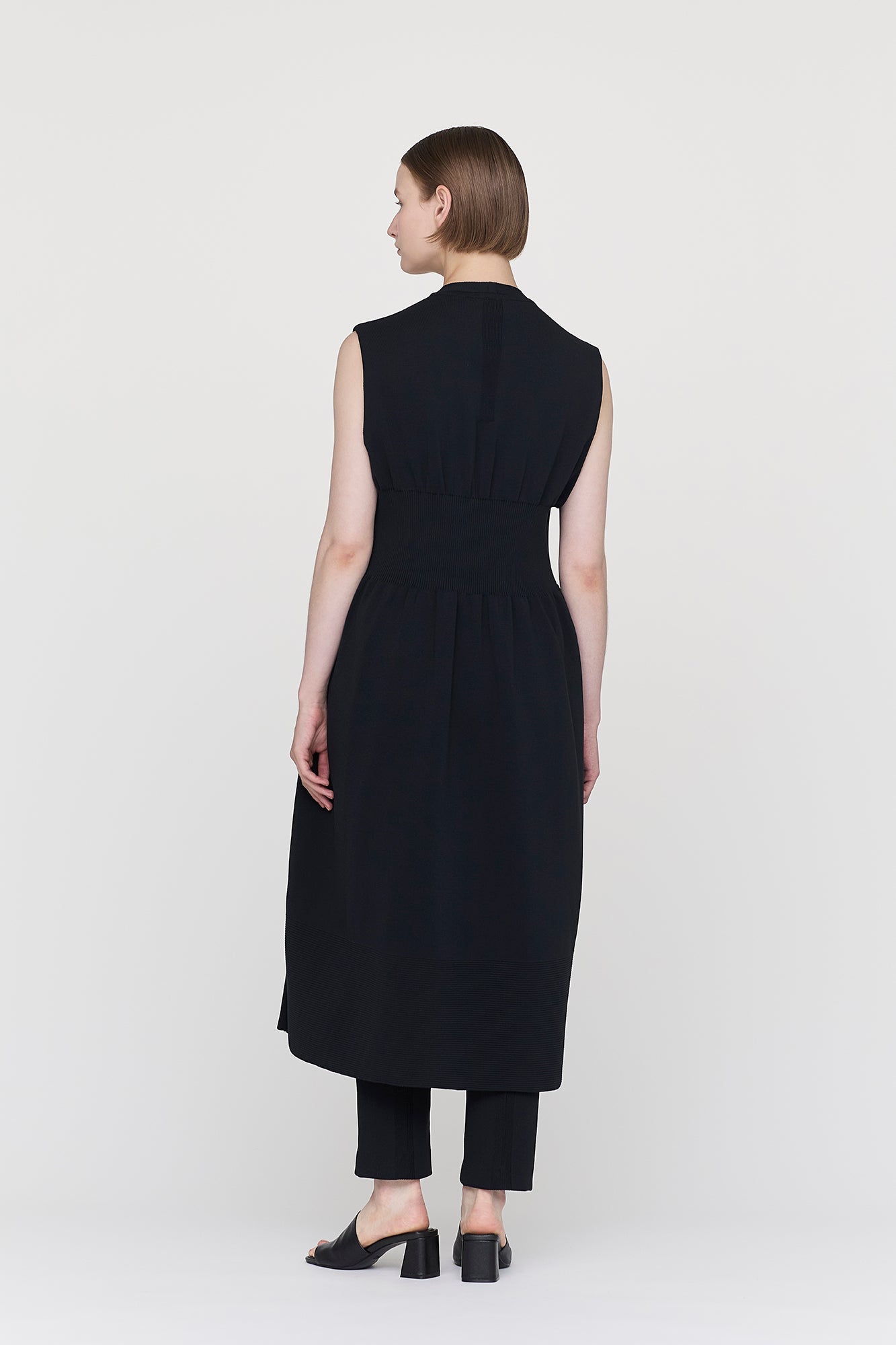 MILAN COLLARLESS LONG VEST MILAN COLLARLESS LONG VEST
