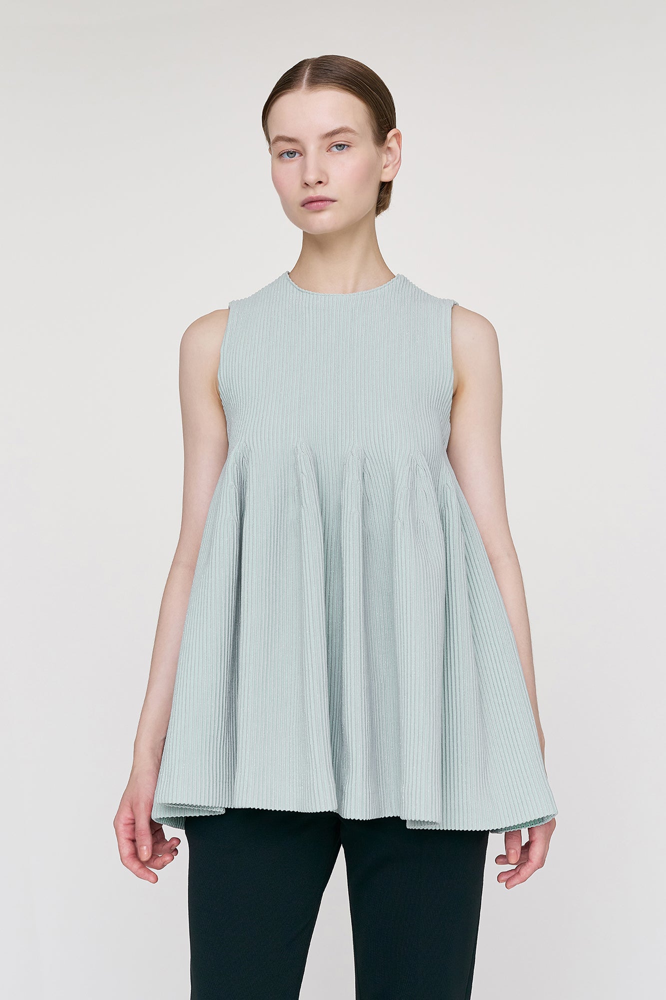 【CFCL】タグ有HYPHA BUST FLARE SLEEVELESS TOP HYPHA BUST FLARE SLEEVELESS TOP