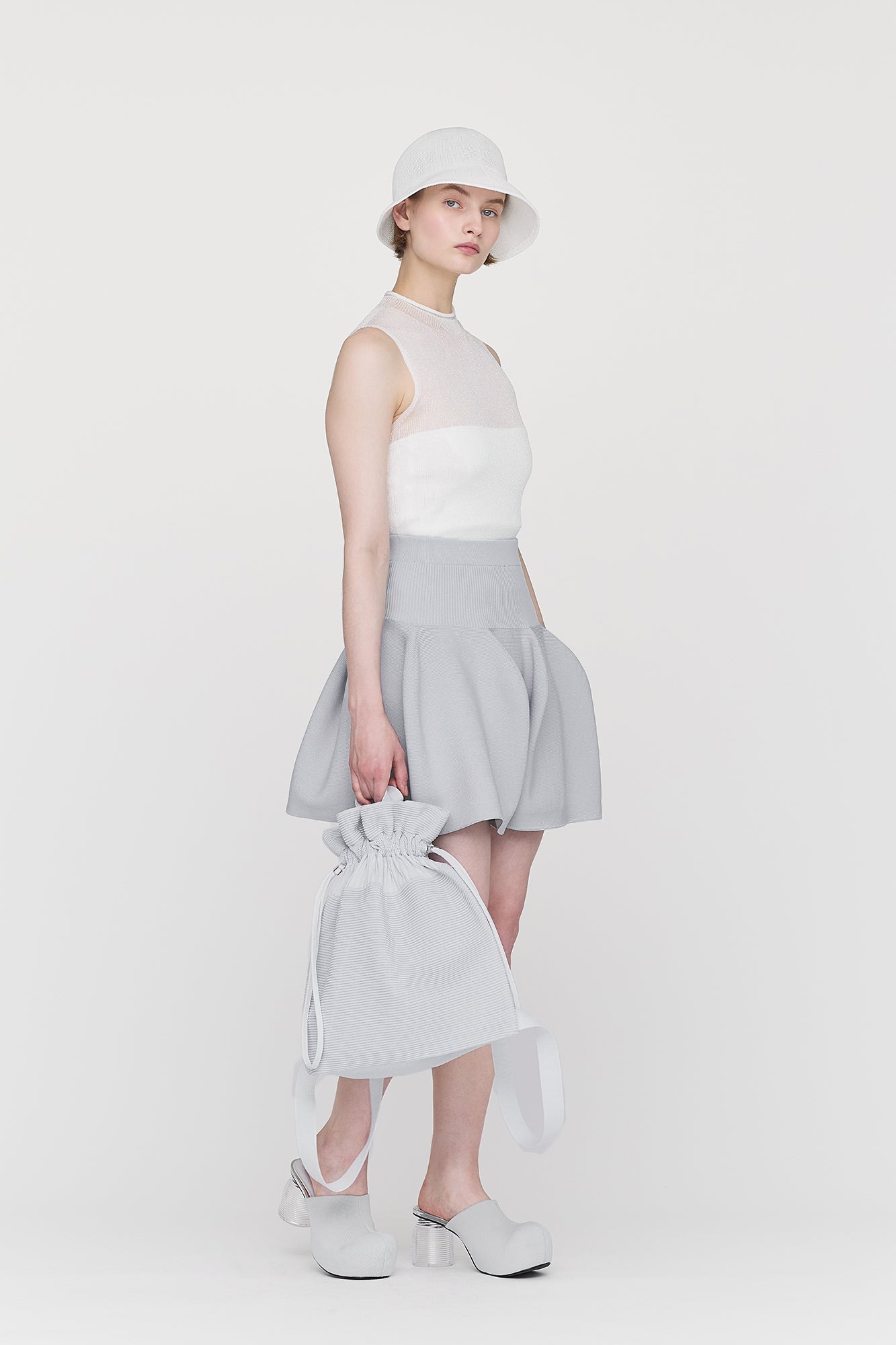 モデル身長：171cm　着用サイズ：F