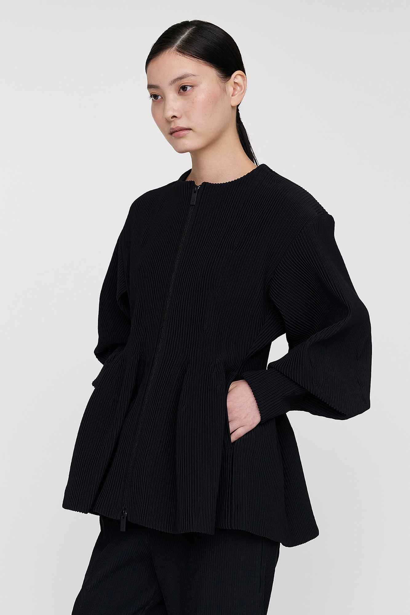 モデル身長：173cm　着用サイズ：3