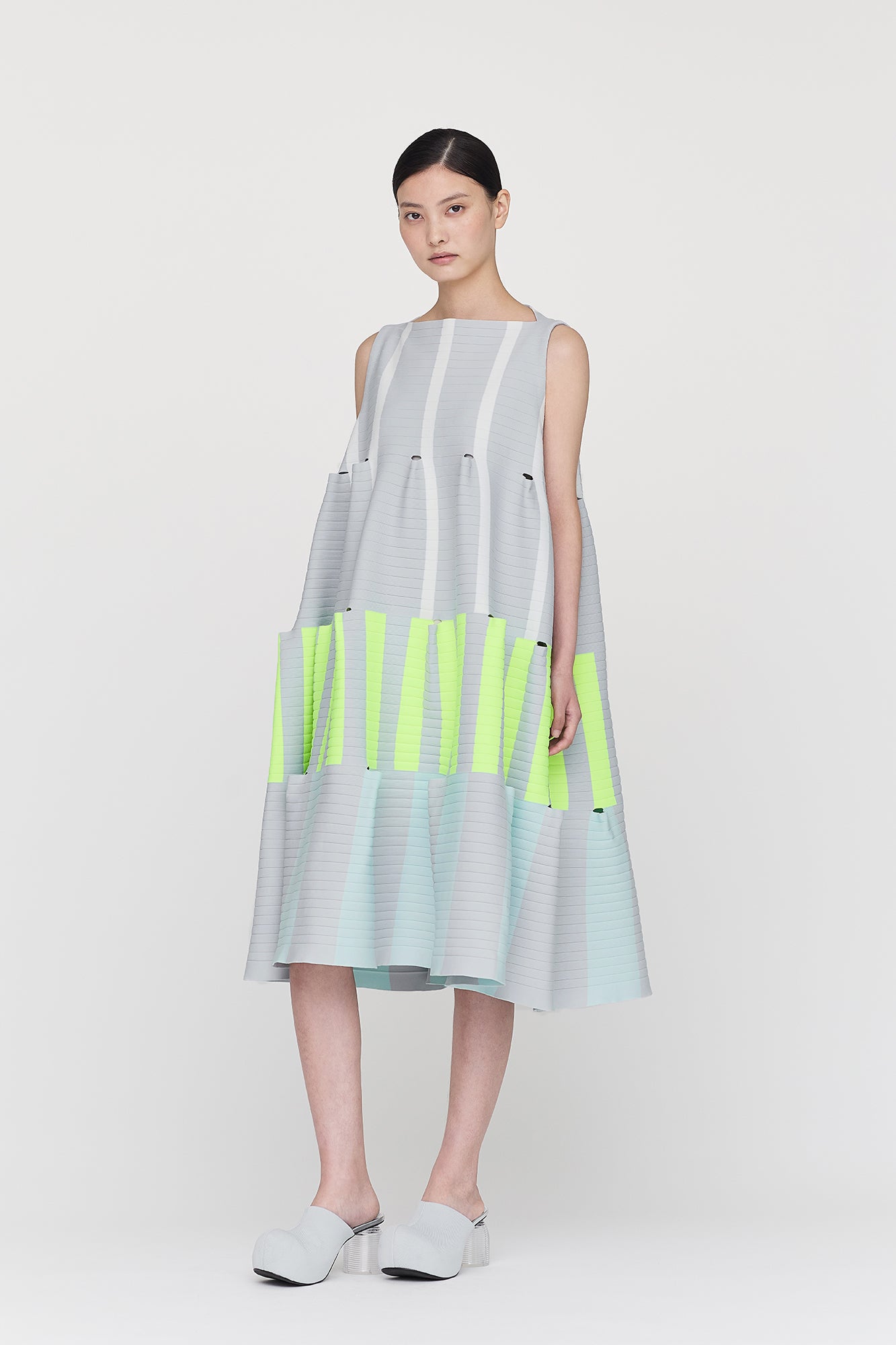 CFCL 完売TERRACED SLEEVELESS MINI DRESS TERRACED SLEEVELESS MINI DRESS