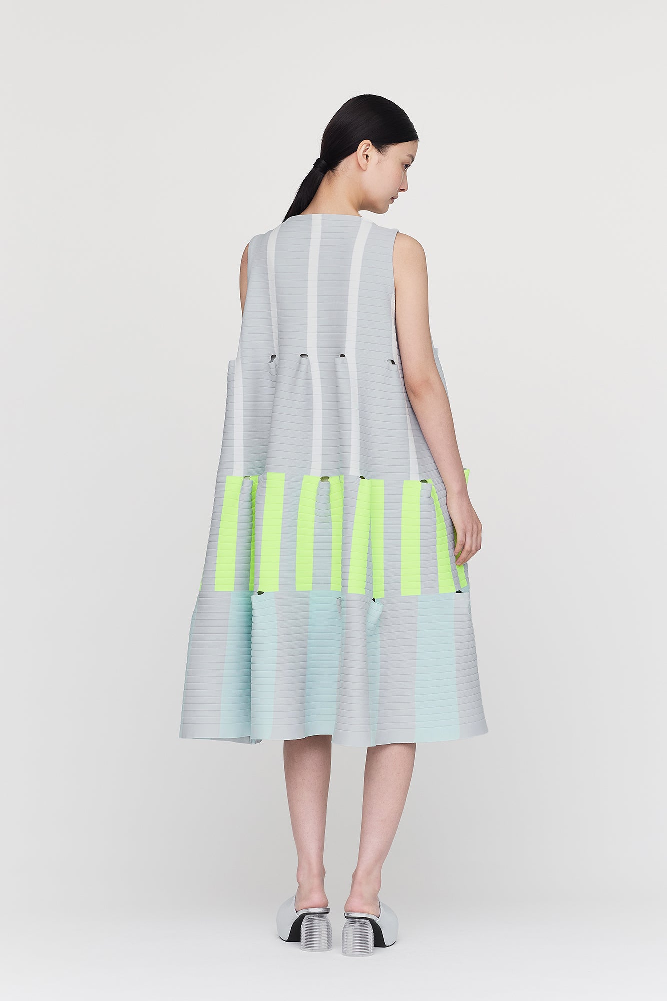 CFCL 完売TERRACED SLEEVELESS MINI DRESS TERRACED SLEEVELESS MINI DRESS