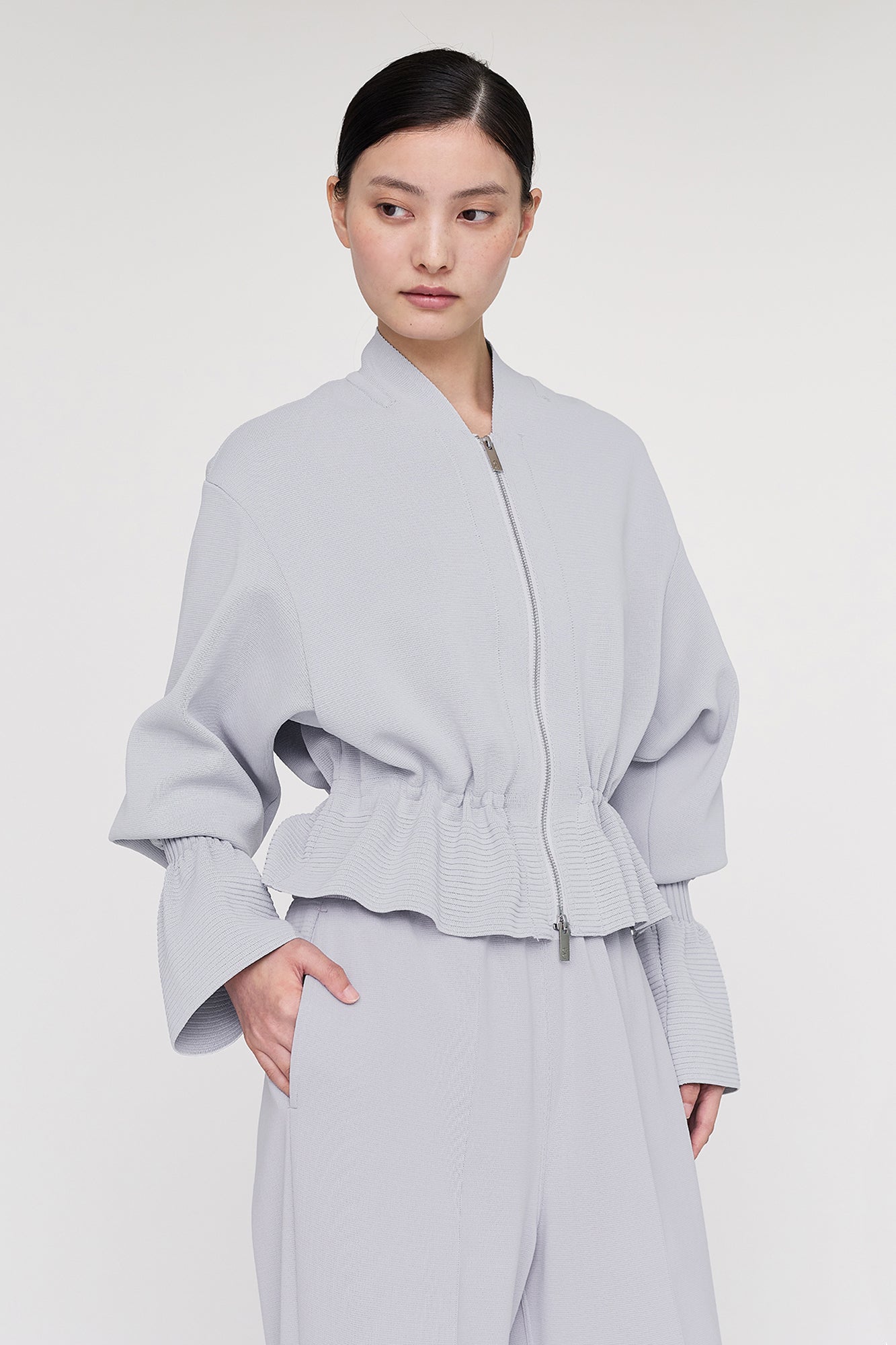 Model Height: 173cm　Wear Size: 3