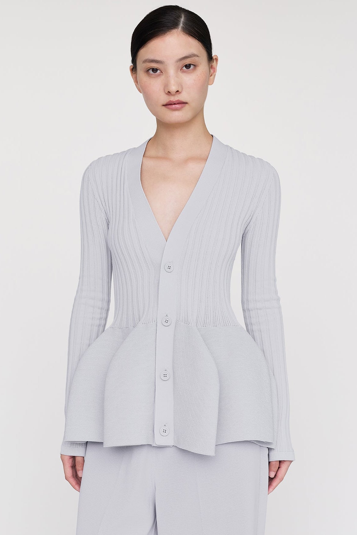 モデル身長：173cm　着用サイズ：3