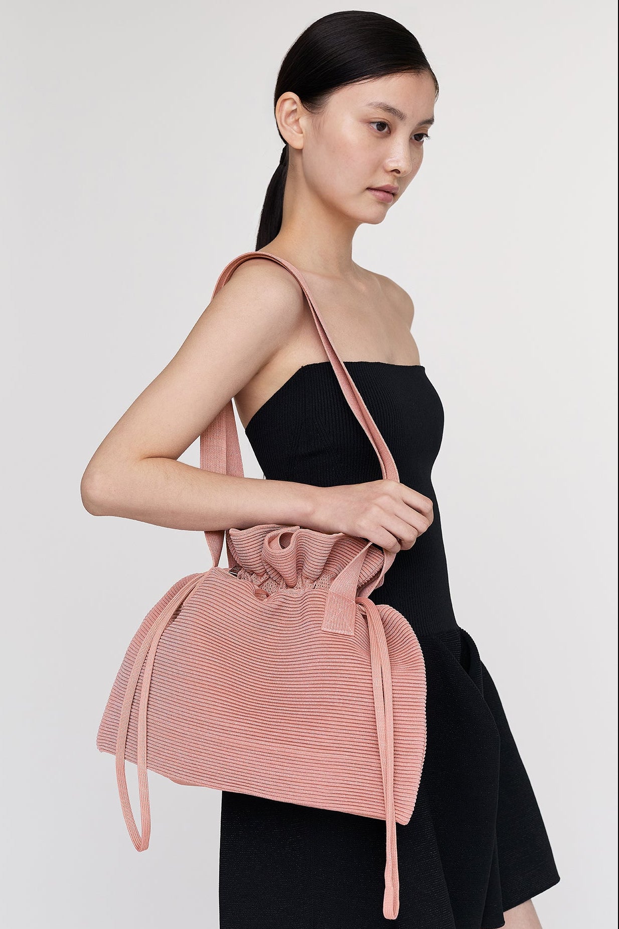 モデル身長：173cm　着用サイズ：F