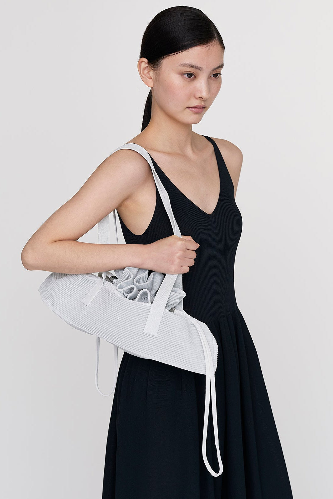 モデル身長：173cm　着用サイズ：F