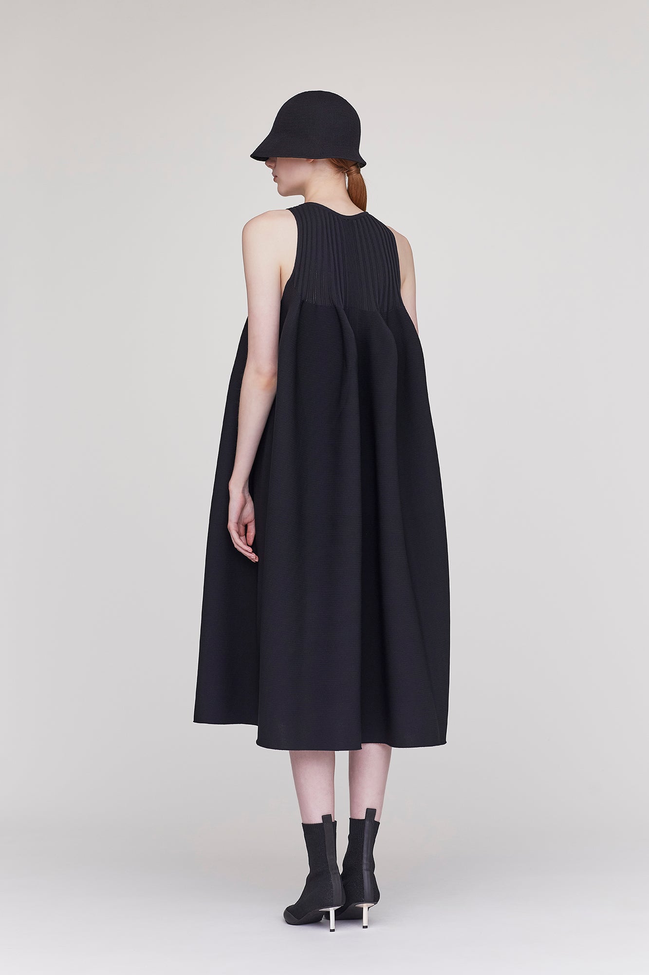 POTTERY SLEEVELESS BUST FLARE DRESS