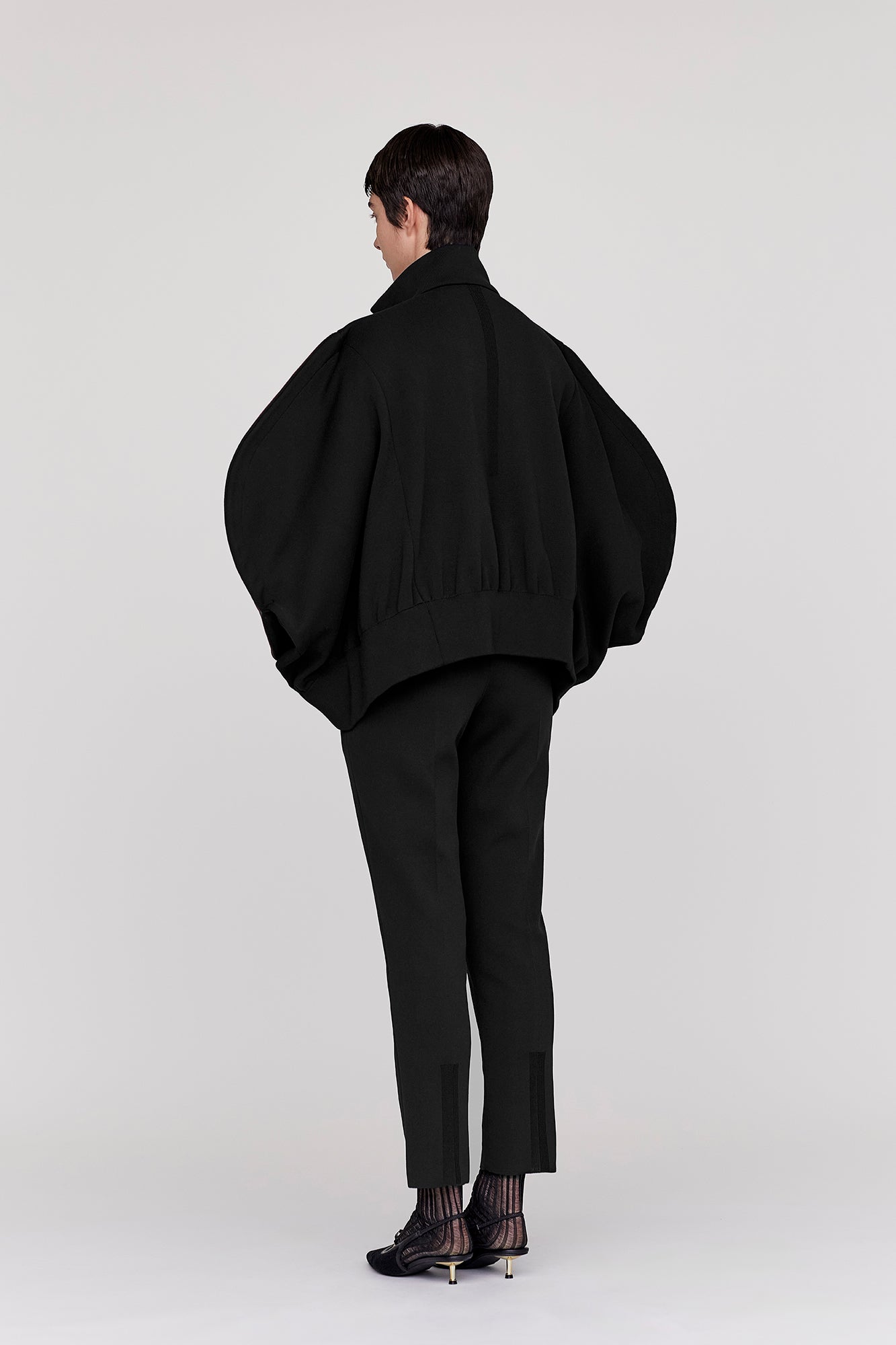 モデル身長：177cm　着用サイズ：F