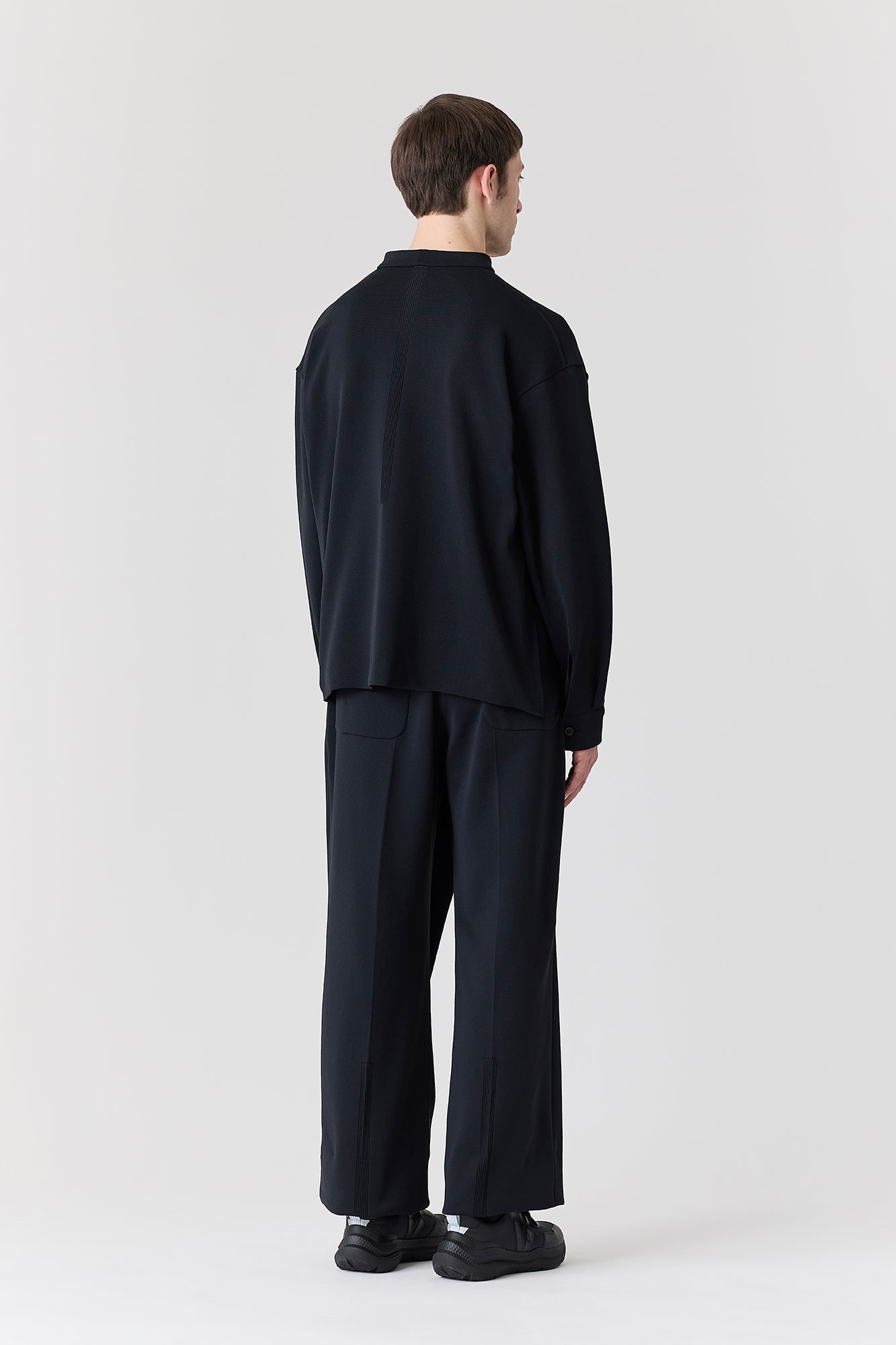 モデル身長：186cm　着用サイズ：5