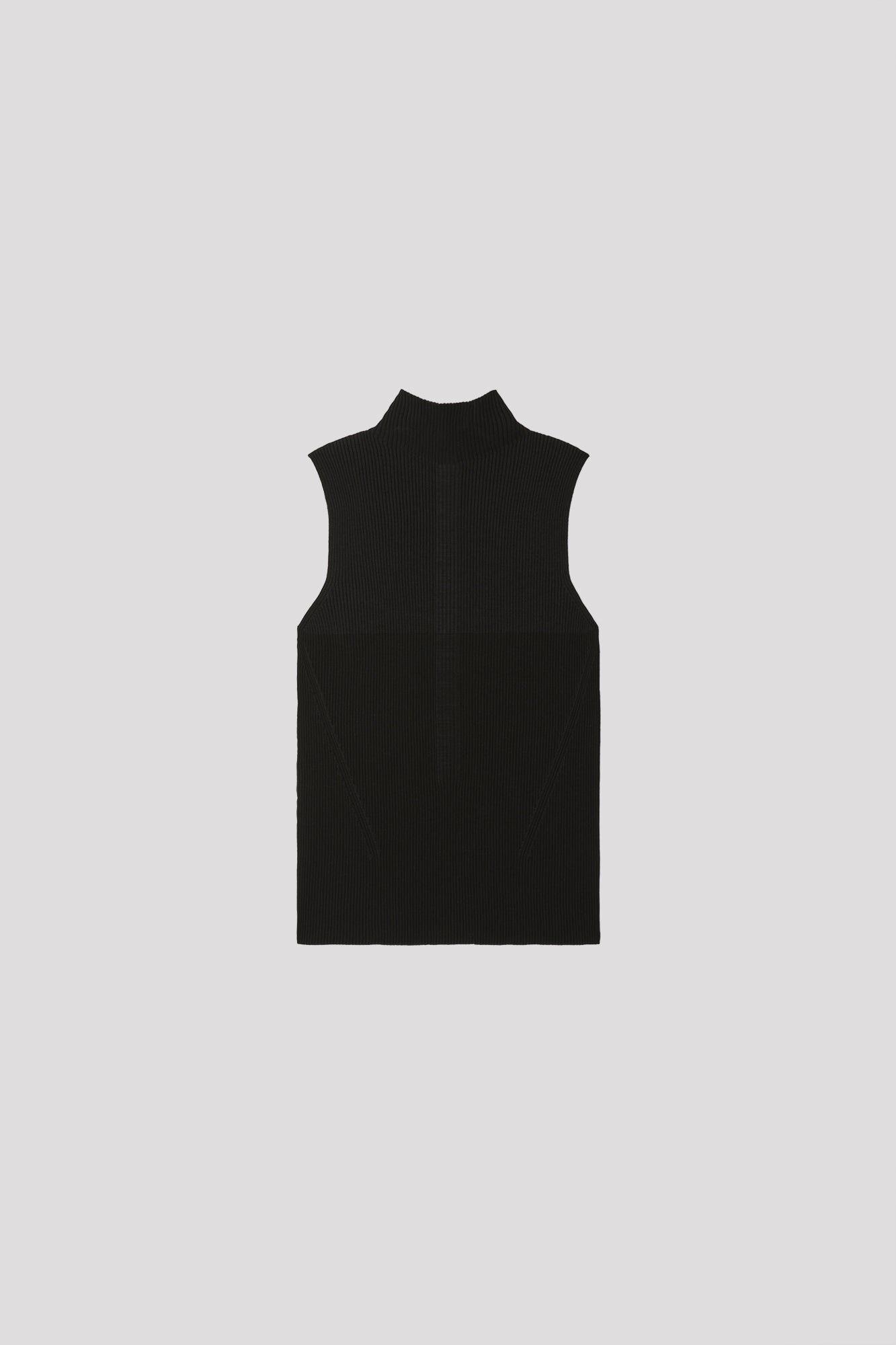 PORTRAIT SLEEVELESS TOP