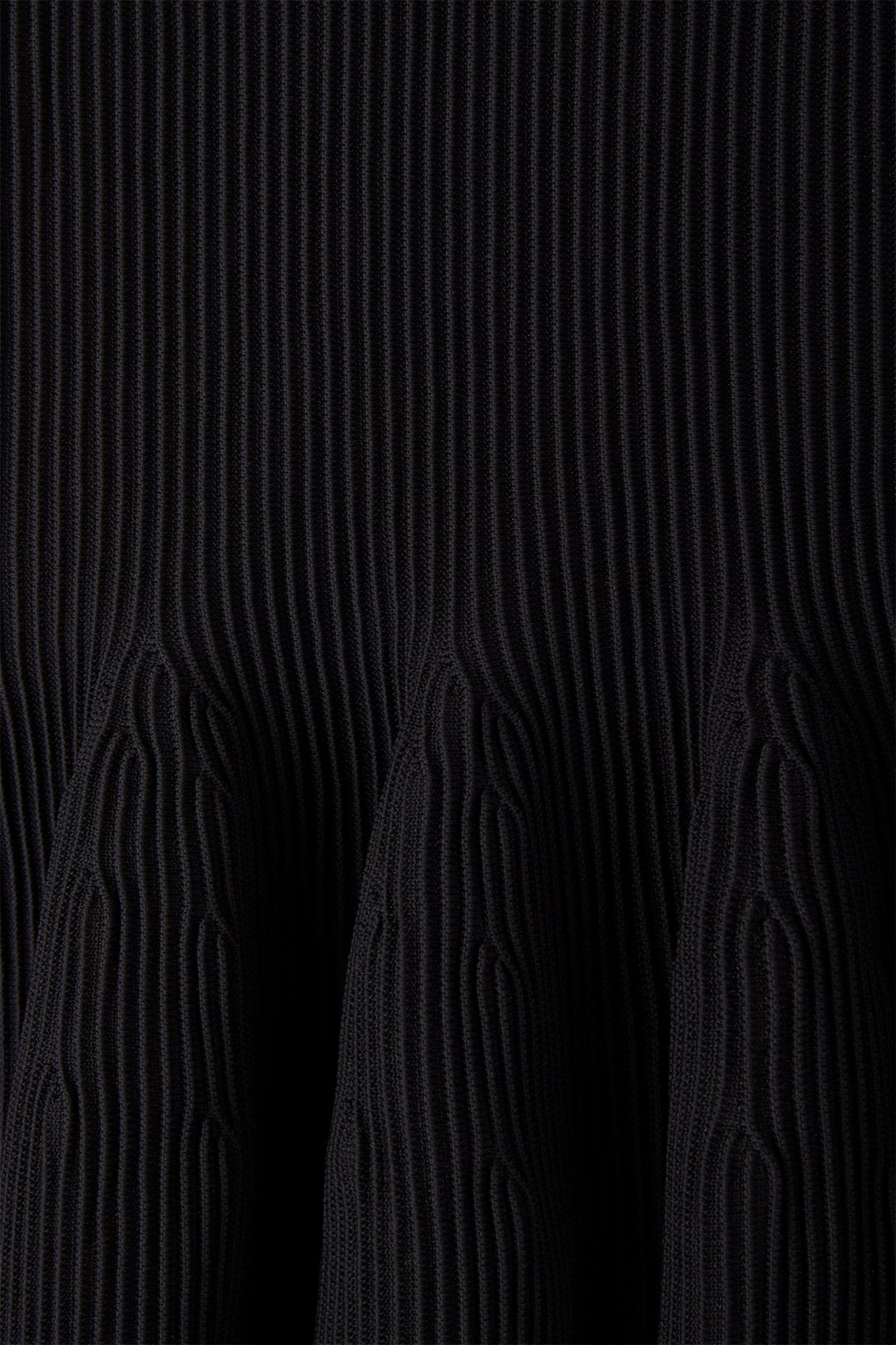 HYPHA BUST FLARE SLEEVELESS TOP