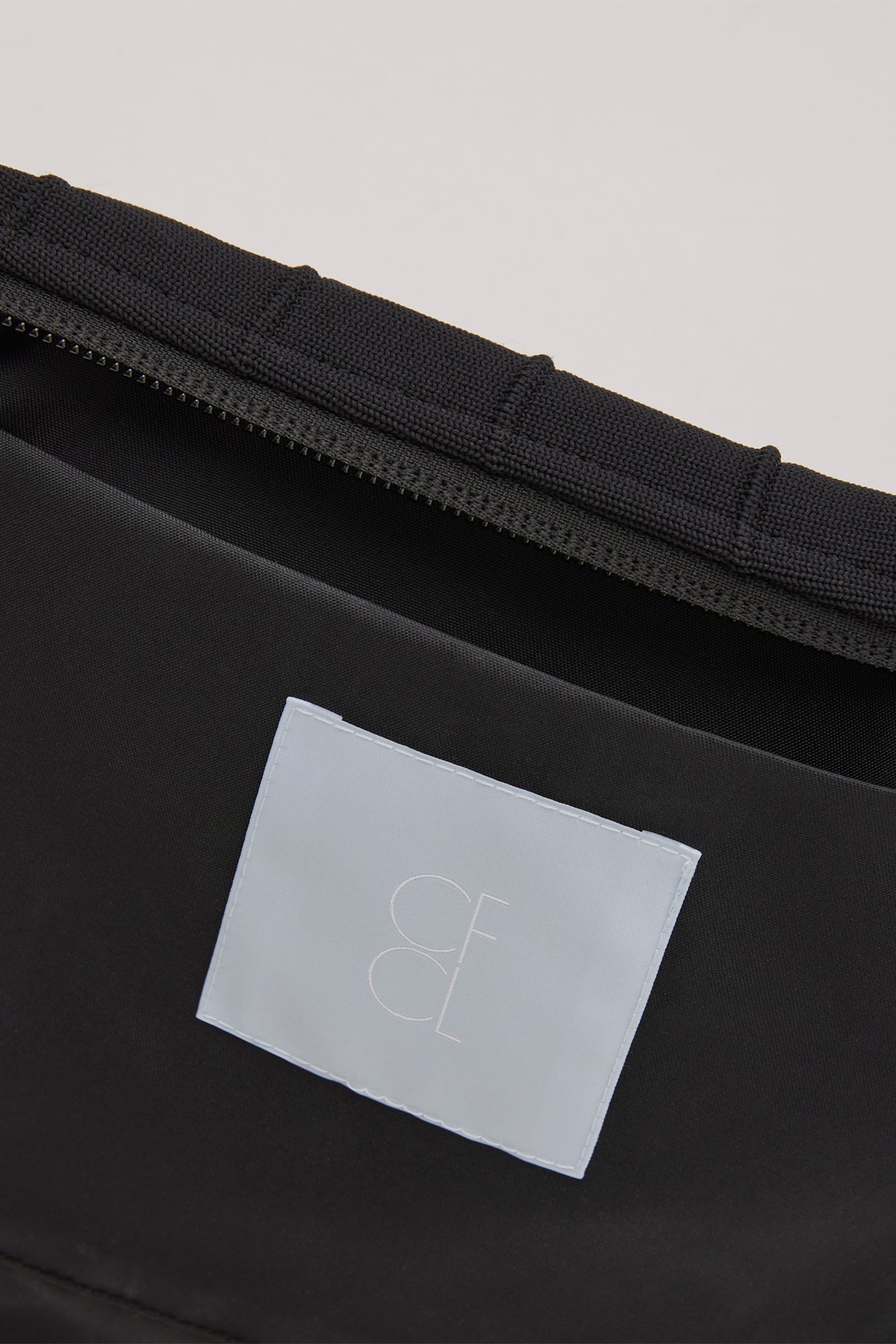 MILAN SMALL SHOULDER BAG