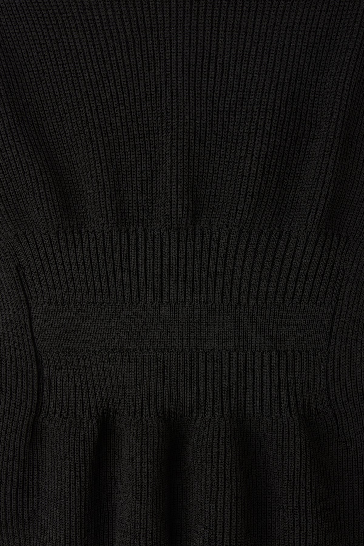 LOW GAUGE CREASE HIGHNECK TOP