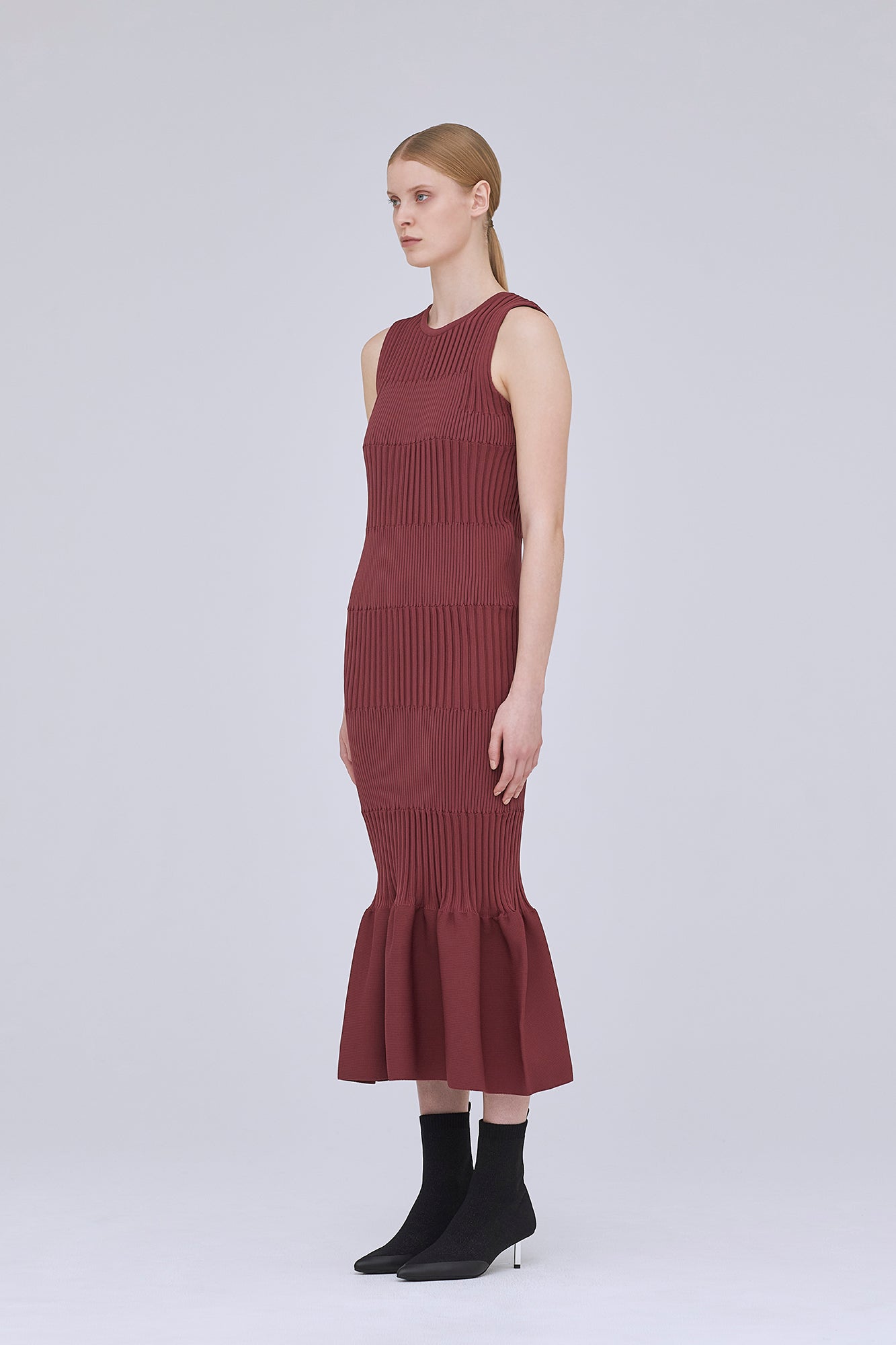 FLUTED SLEEVELESS MERMAID DRESS