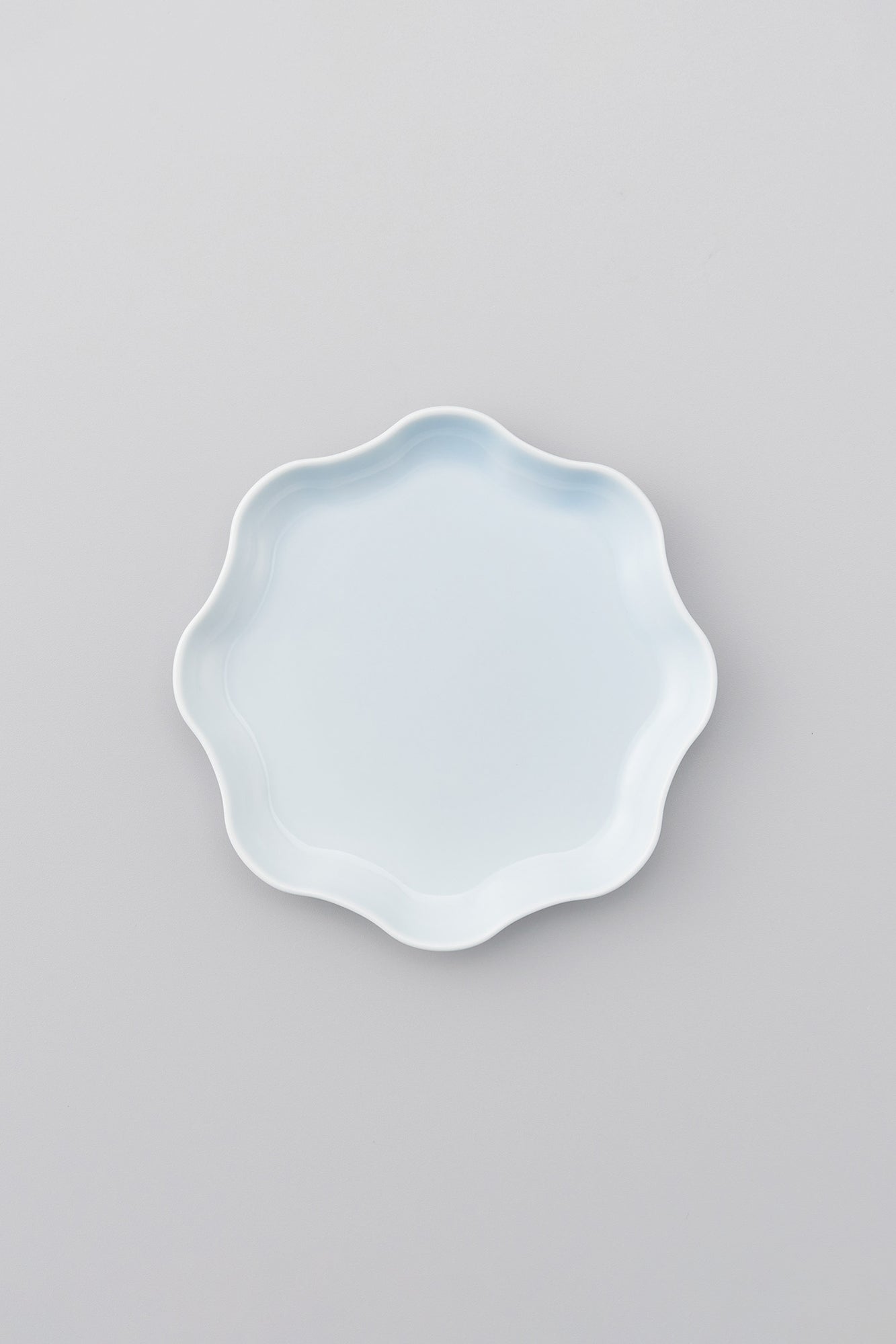PORCELAIN POTTERY PLATE SMALL