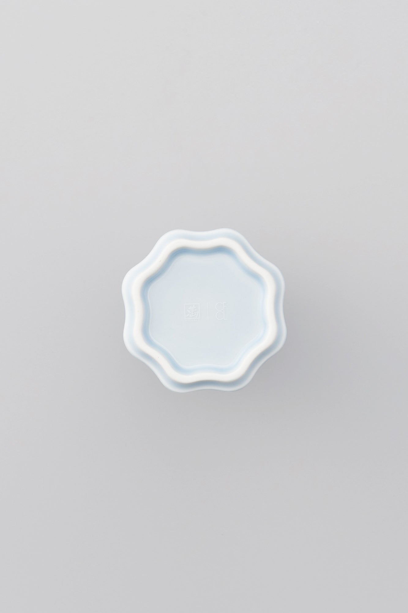 PORCELAIN POTTERY VASE