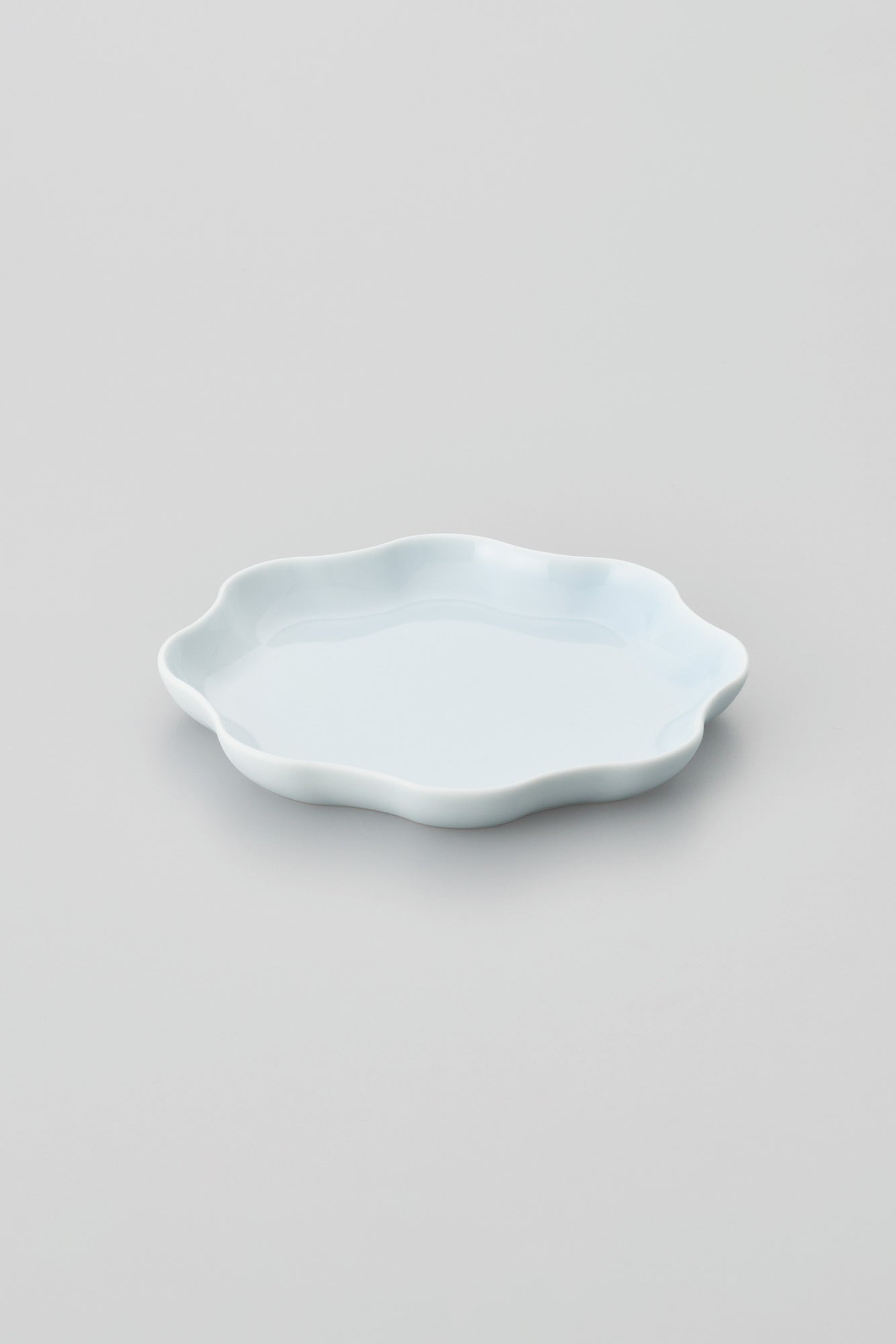 PORCELAIN POTTERY PLATE SMALL